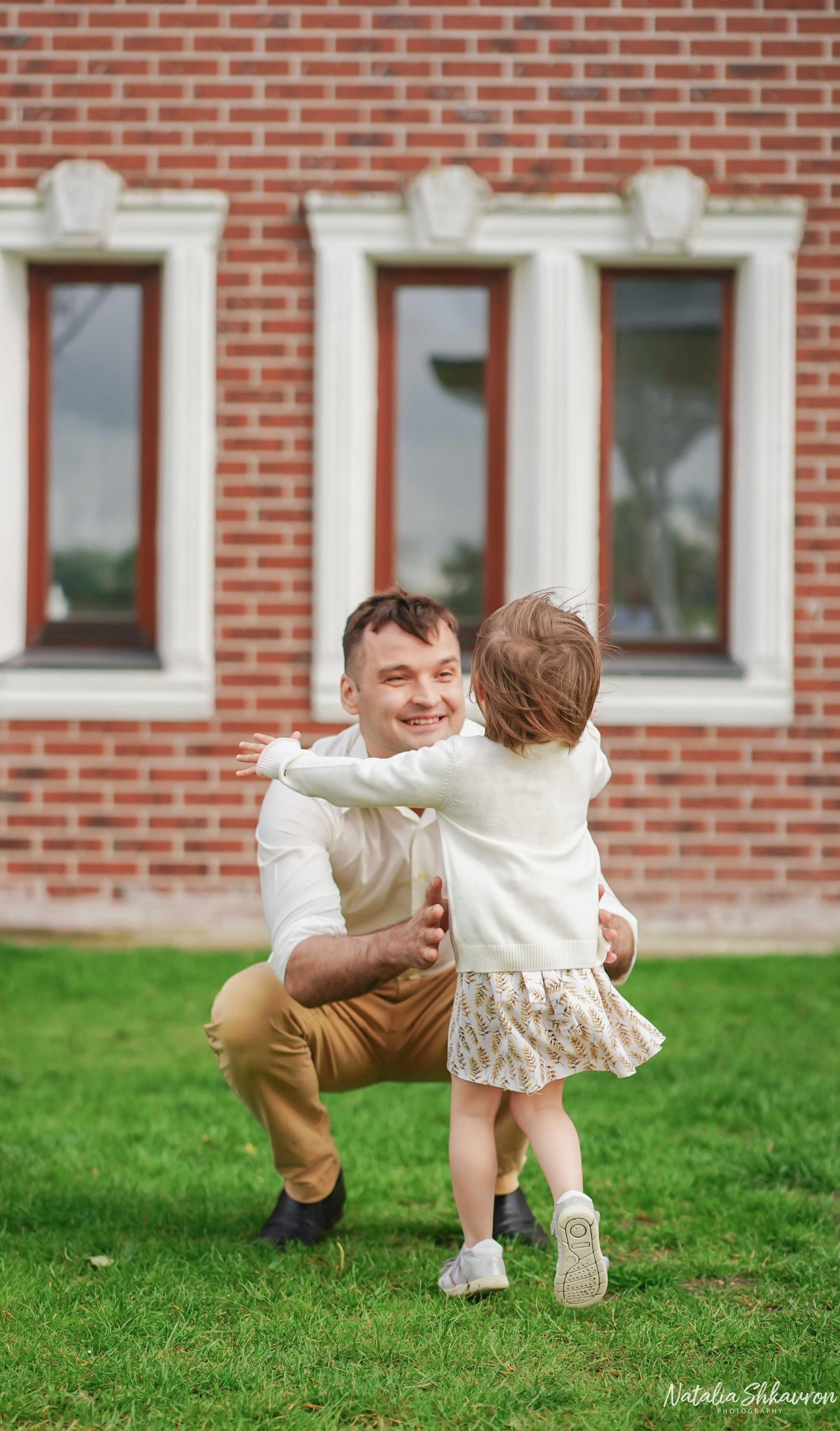Сімейна фотосесія в тюльпанах. Сімейний фотограф Київ Наталія Шкаврон