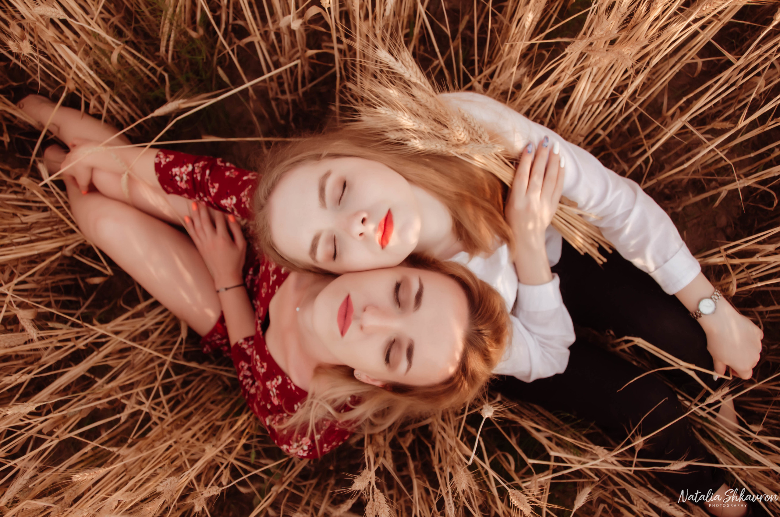 Фотосесія дві сестри. Сімейний фотограф Київ Наталія Шкаврон