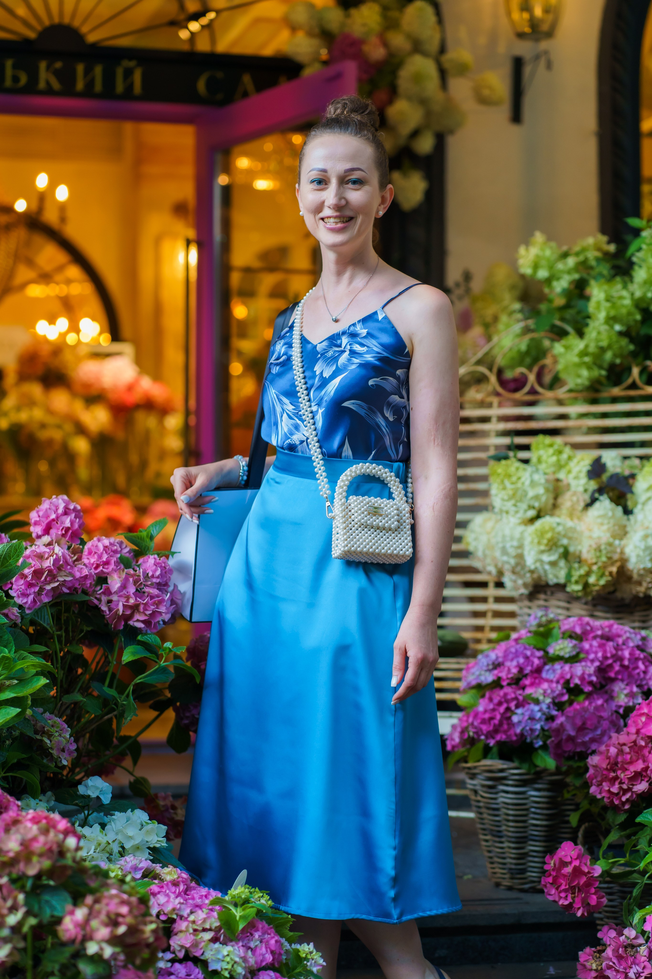 Індивідуальна фотосесія в гортензіях у Клов саду. Сімейний фотограф Київ Наталія Шкаврон