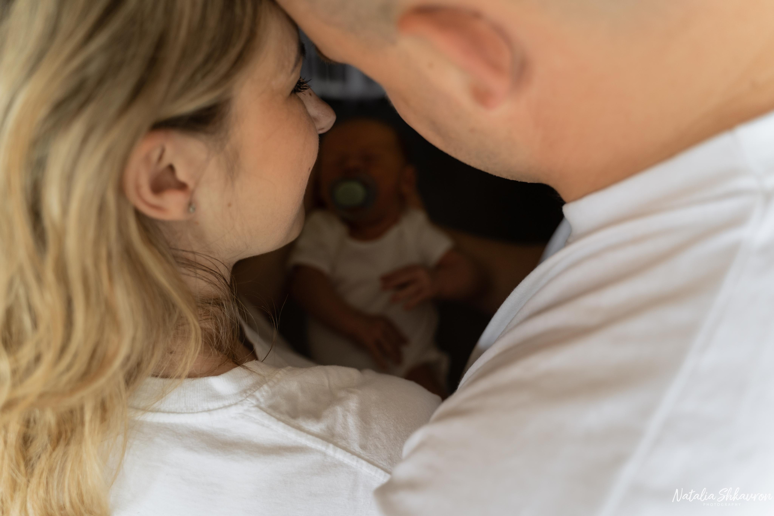 Домашня фотосесія новонародженого. Family photographer in Kiev Natalia Shkavron