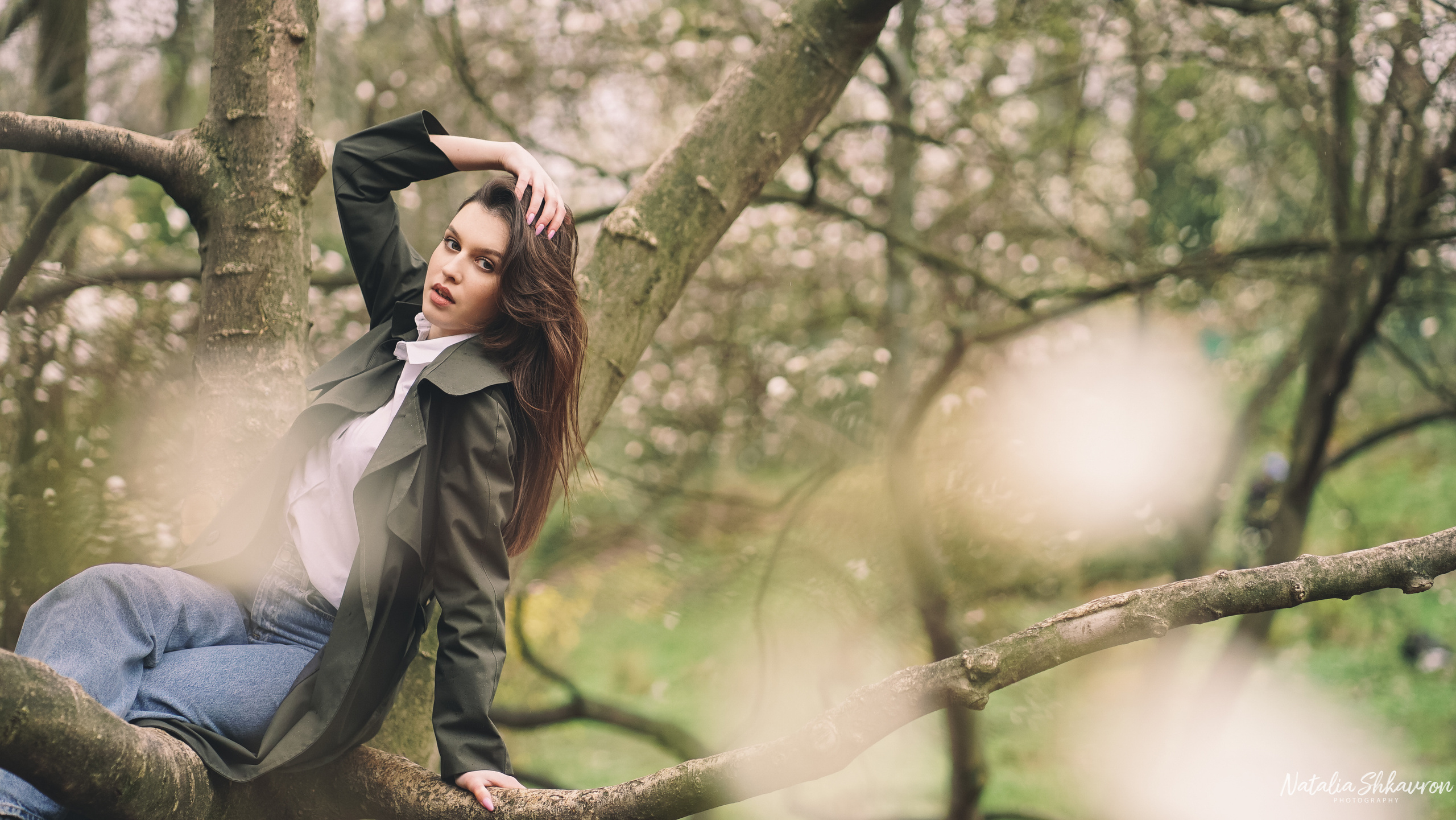 Весняна фотосесія в магноліях. Сімейний фотограф Київ Наталія Шкаврон