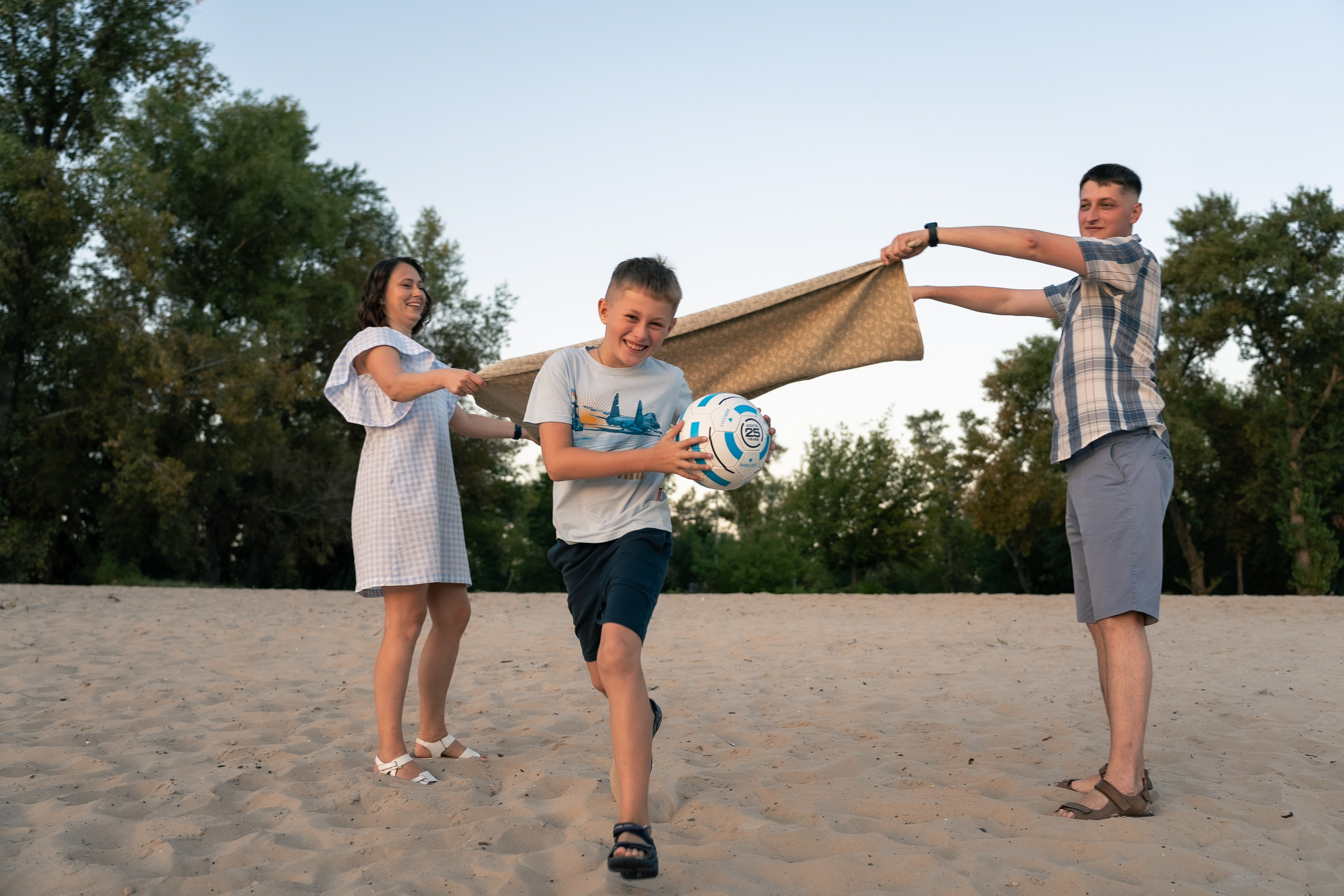 Сімейна фотосесія на Трухановому острові. Сімейний фотограф Київ Наталія Шкаврон