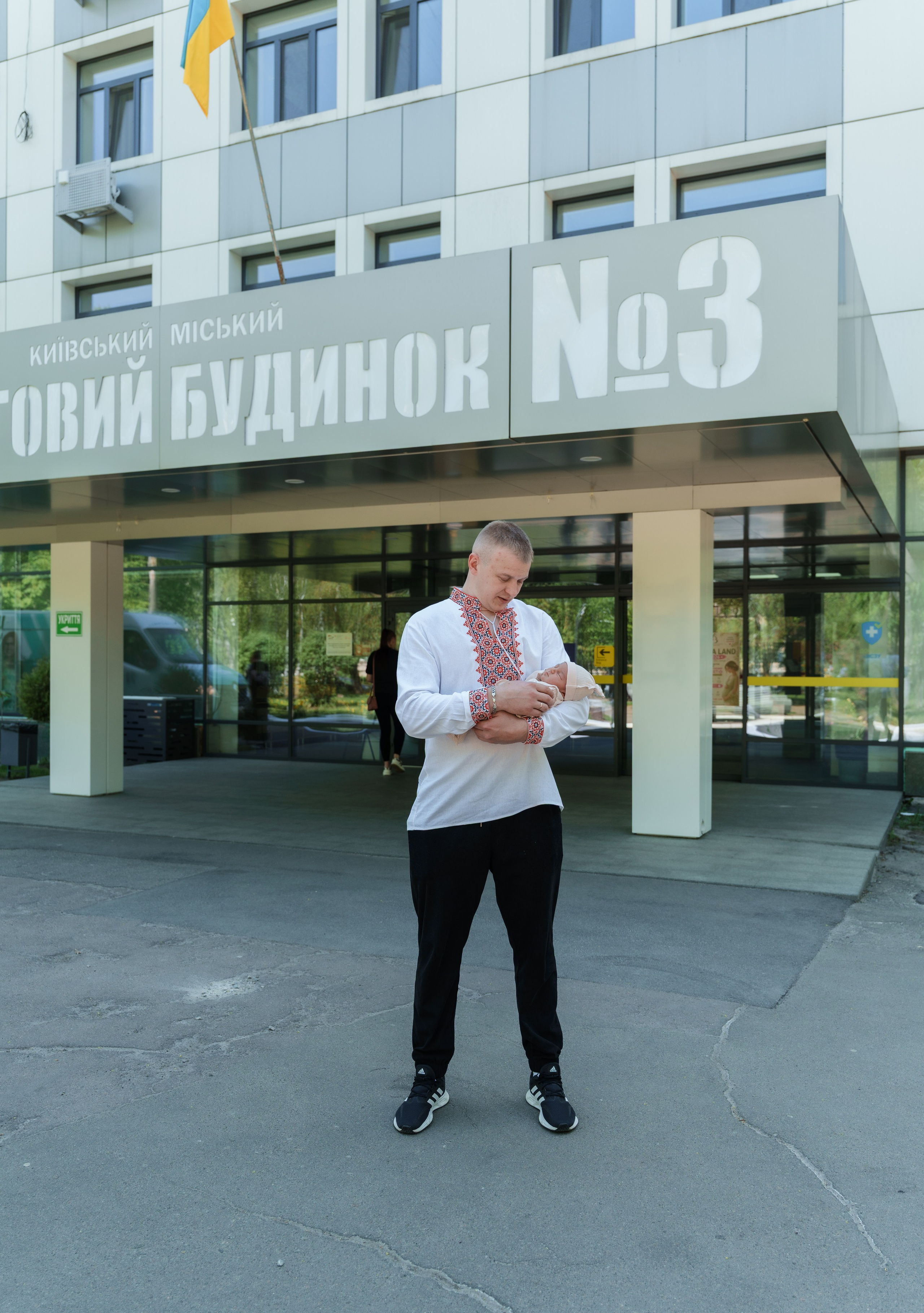 Виписка з пологового №3. Сімейний фотограф Київ Наталія Шкаврон