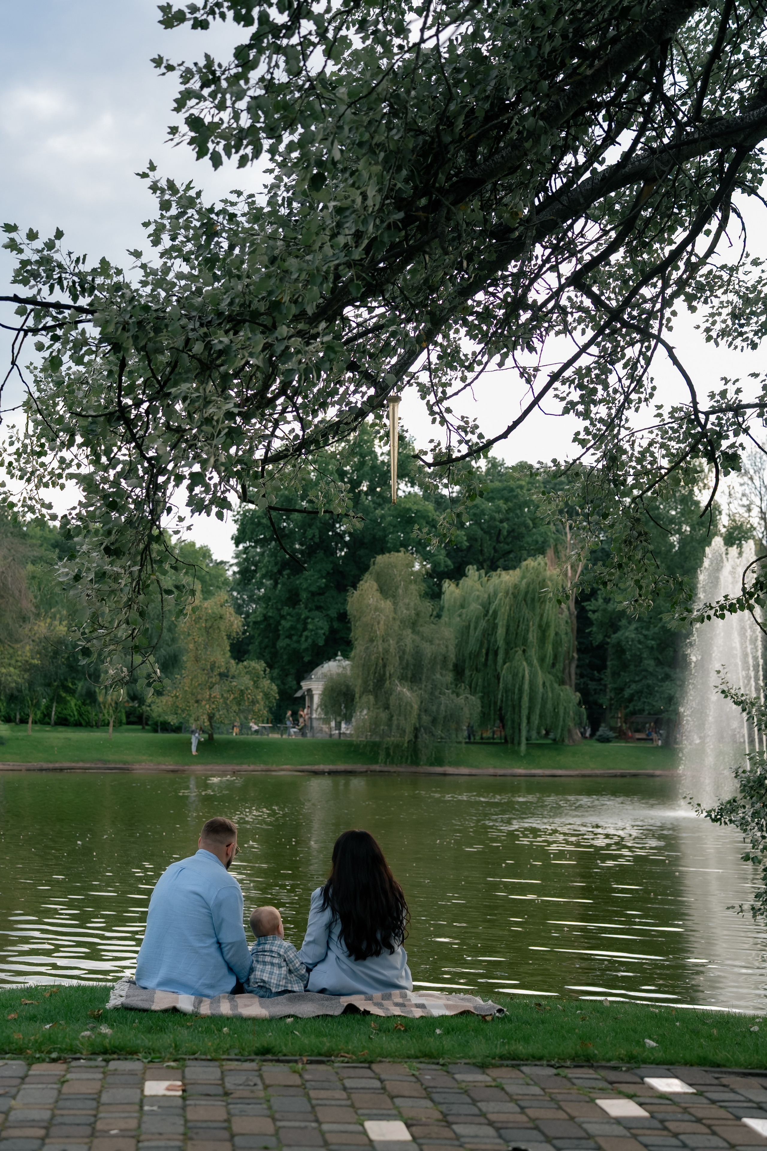 Сімейна фотосесія у парку Прага. Сімейний фотограф Київ Наталія Шкаврон