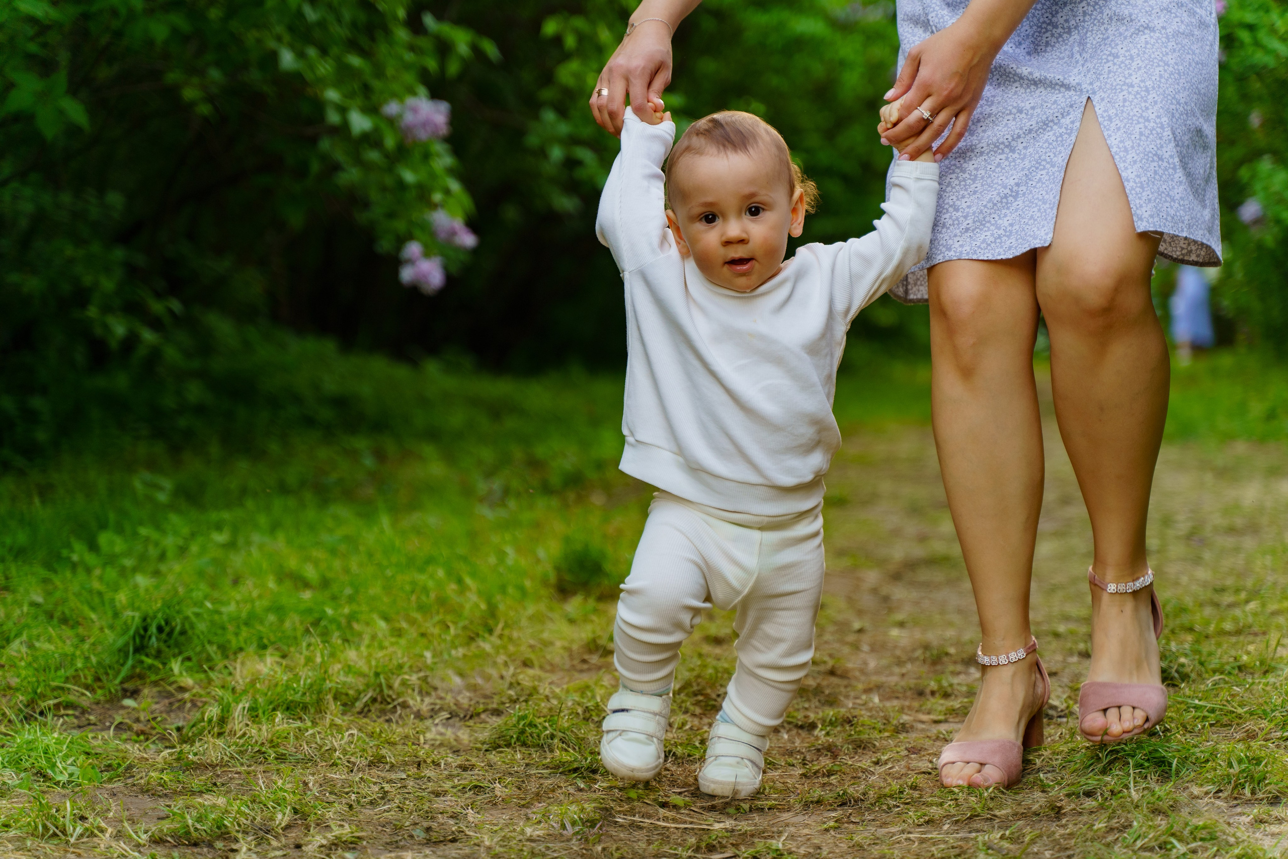 Сімейна фотосесія в бузку Київ. Сімейний фотограф Київ Наталія Шкаврон