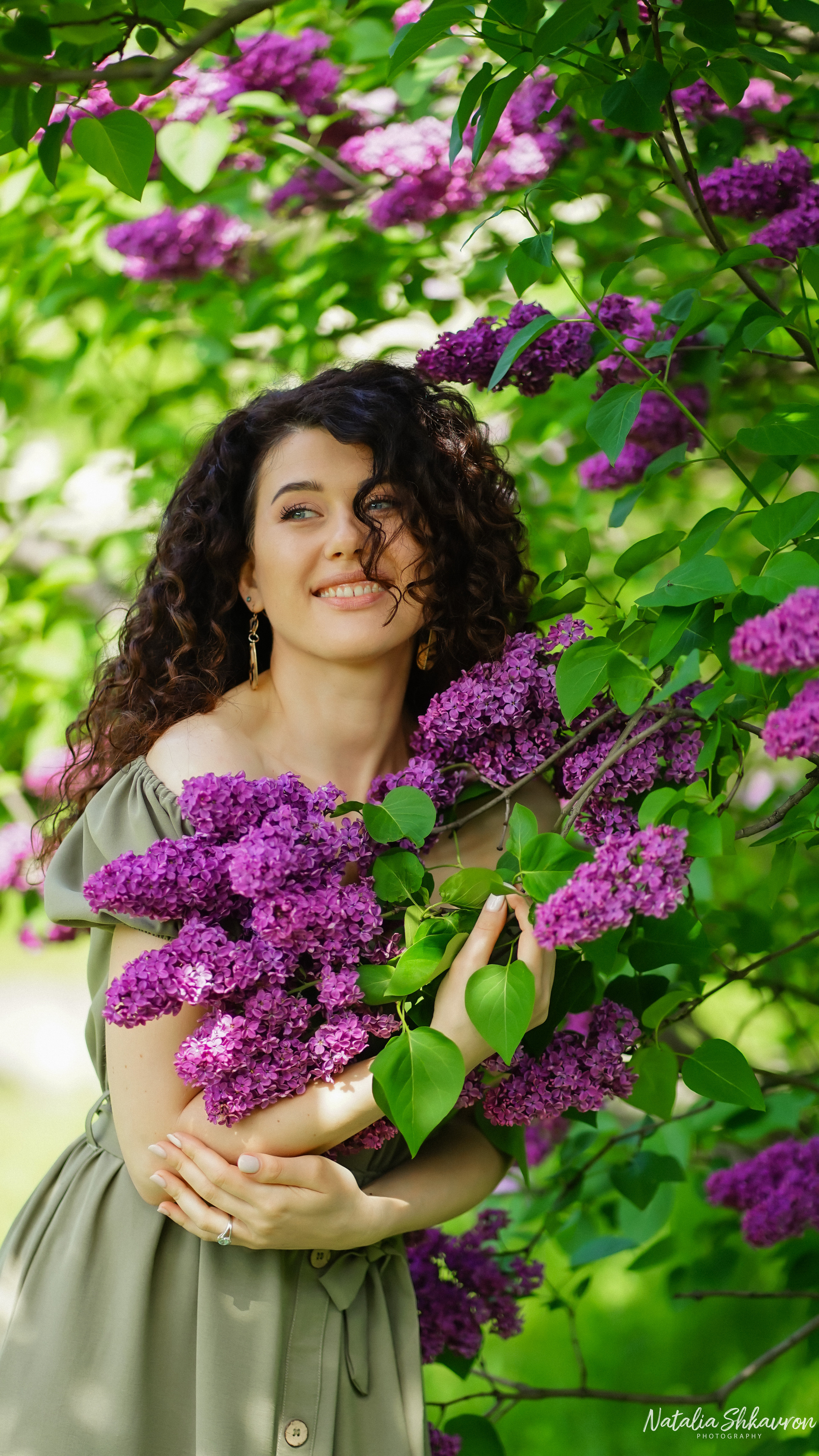 Індивідуальна фотосесія в бузку. Family photographer in Kiev Natalia Shkavron