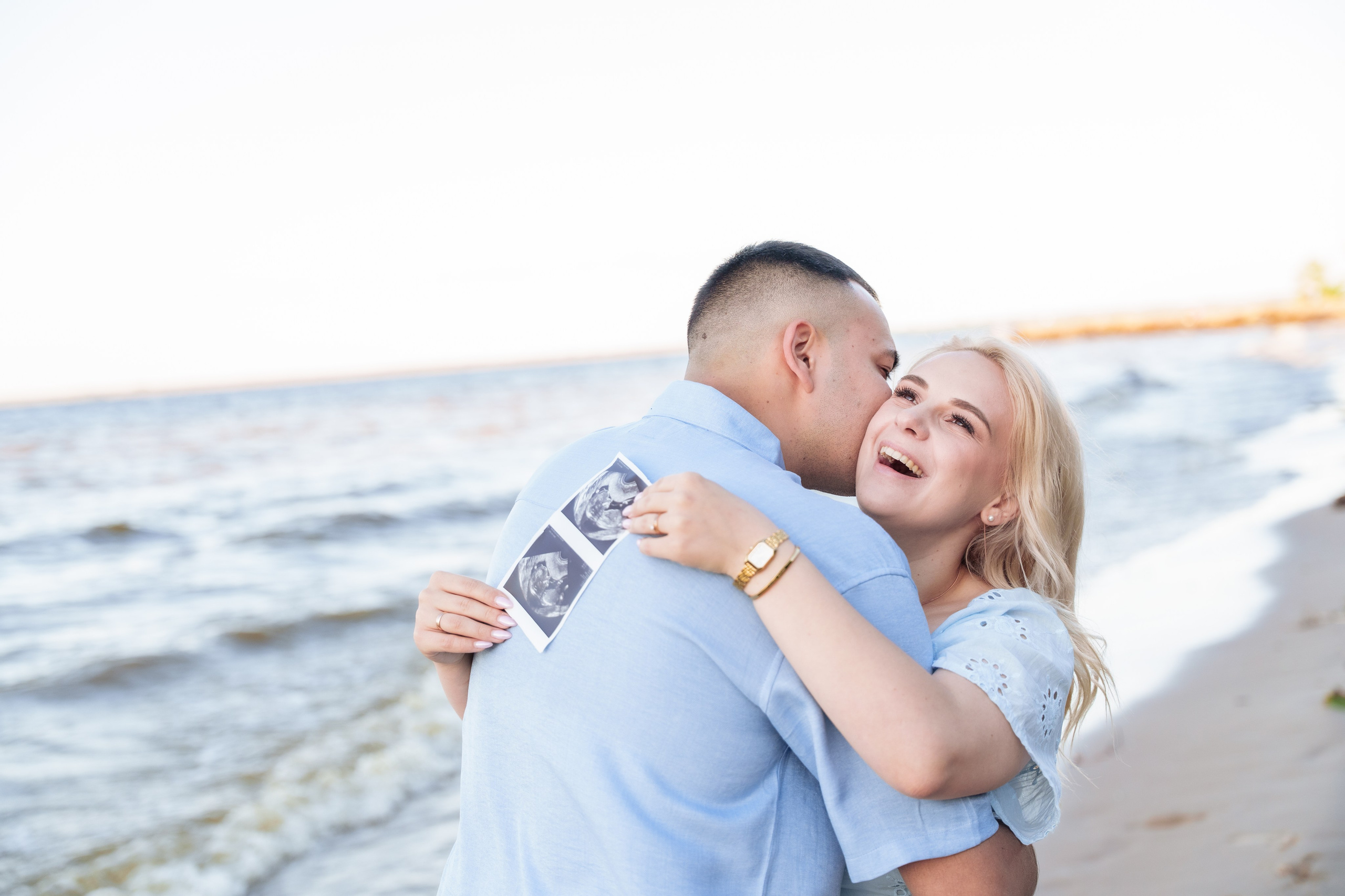 Гендер паті на Київському морі. Family photographer in Kiev Natalia Shkavron