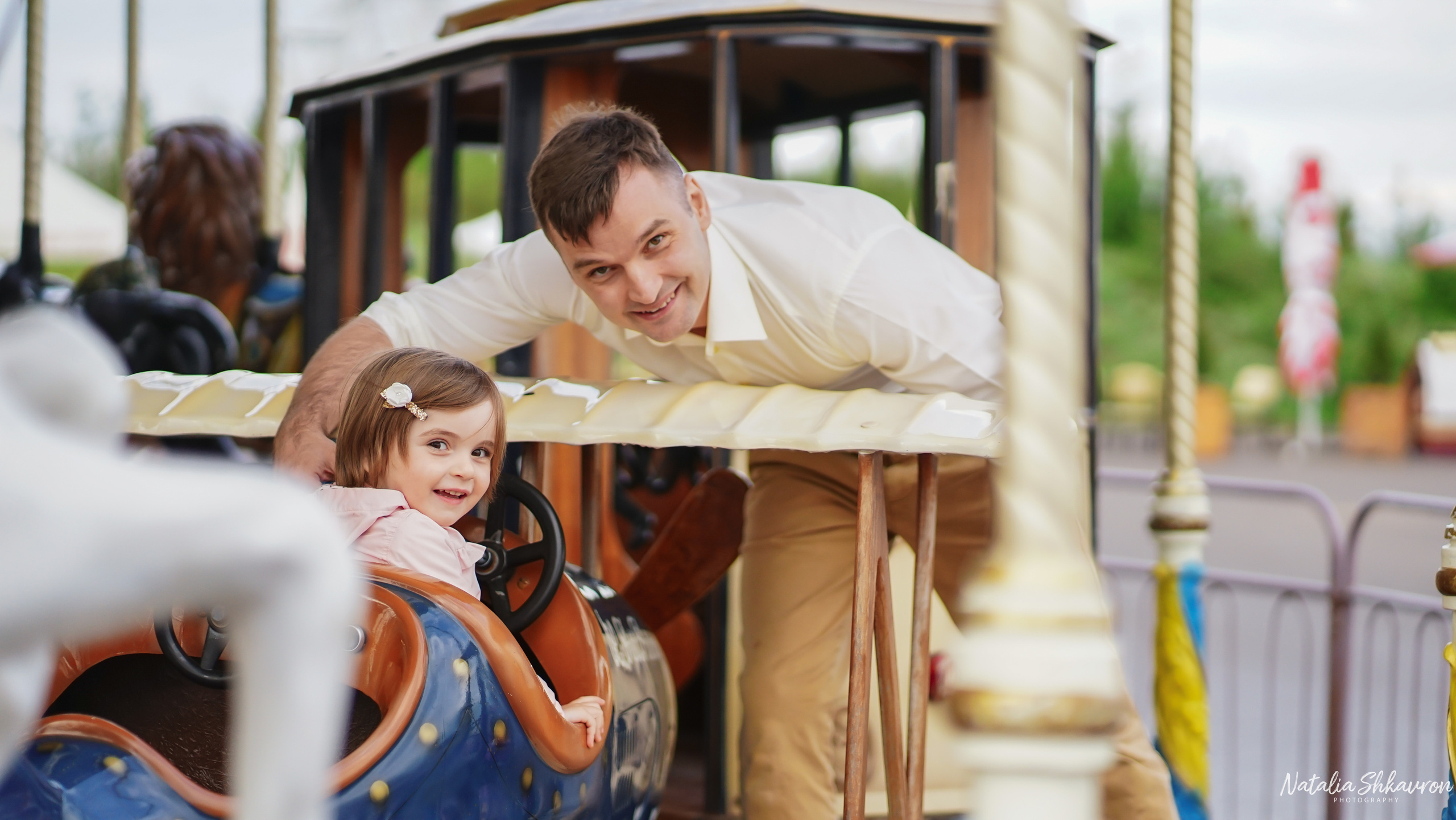 Сімейна фотосесія в тюльпанах. Сімейний фотограф Київ Наталія Шкаврон