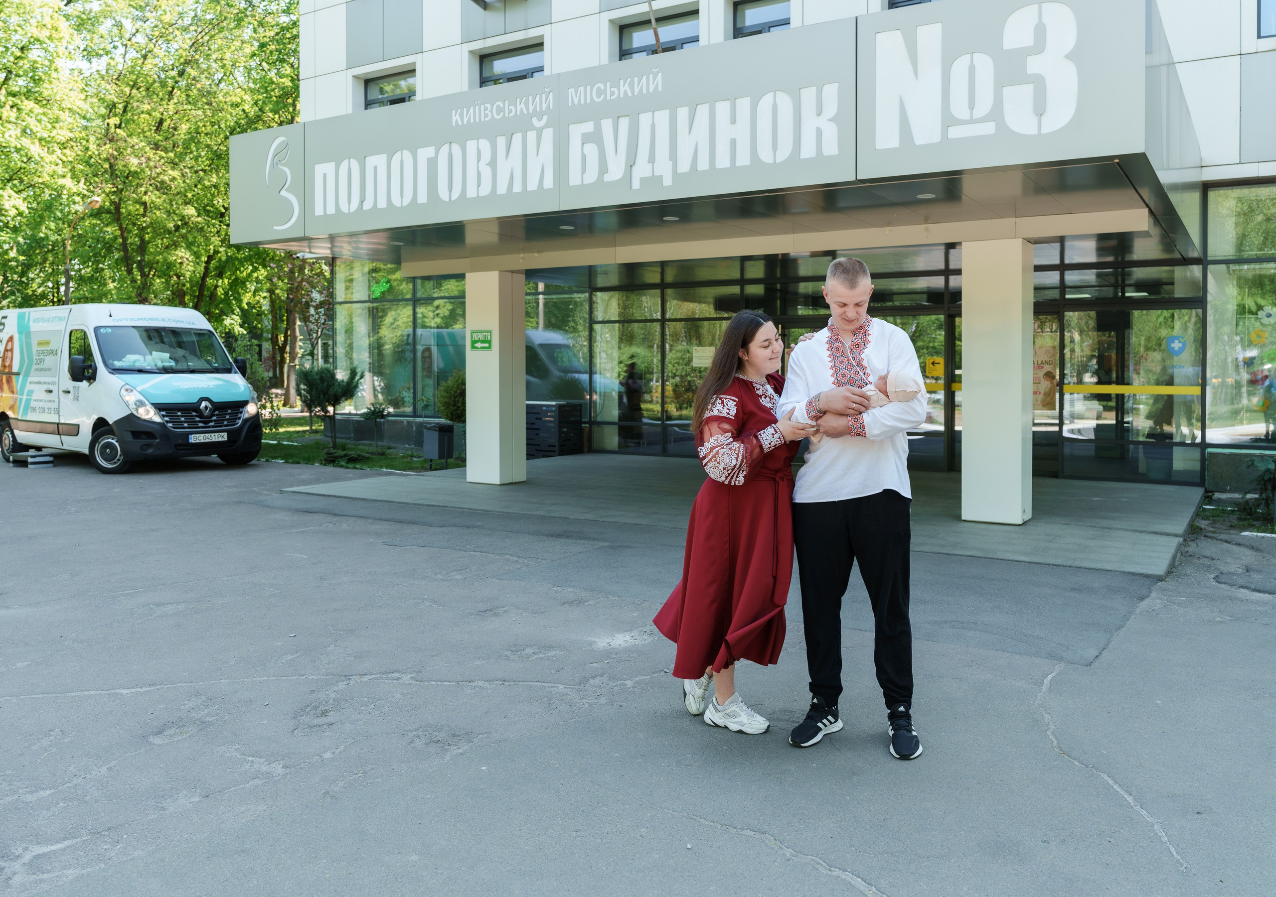 Виписка з пологового №3. Сімейний фотограф Київ Наталія Шкаврон