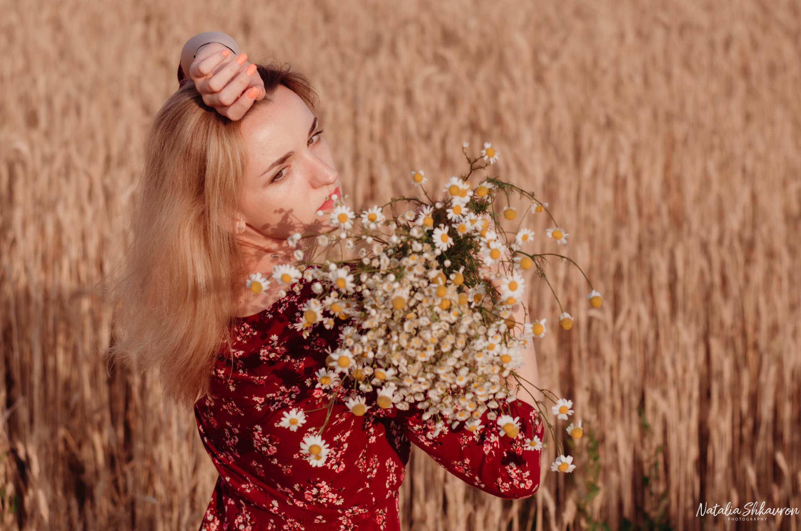 Індивідуальна фотосесія в пшениці. Сімейний фотограф Київ Наталія Шкаврон