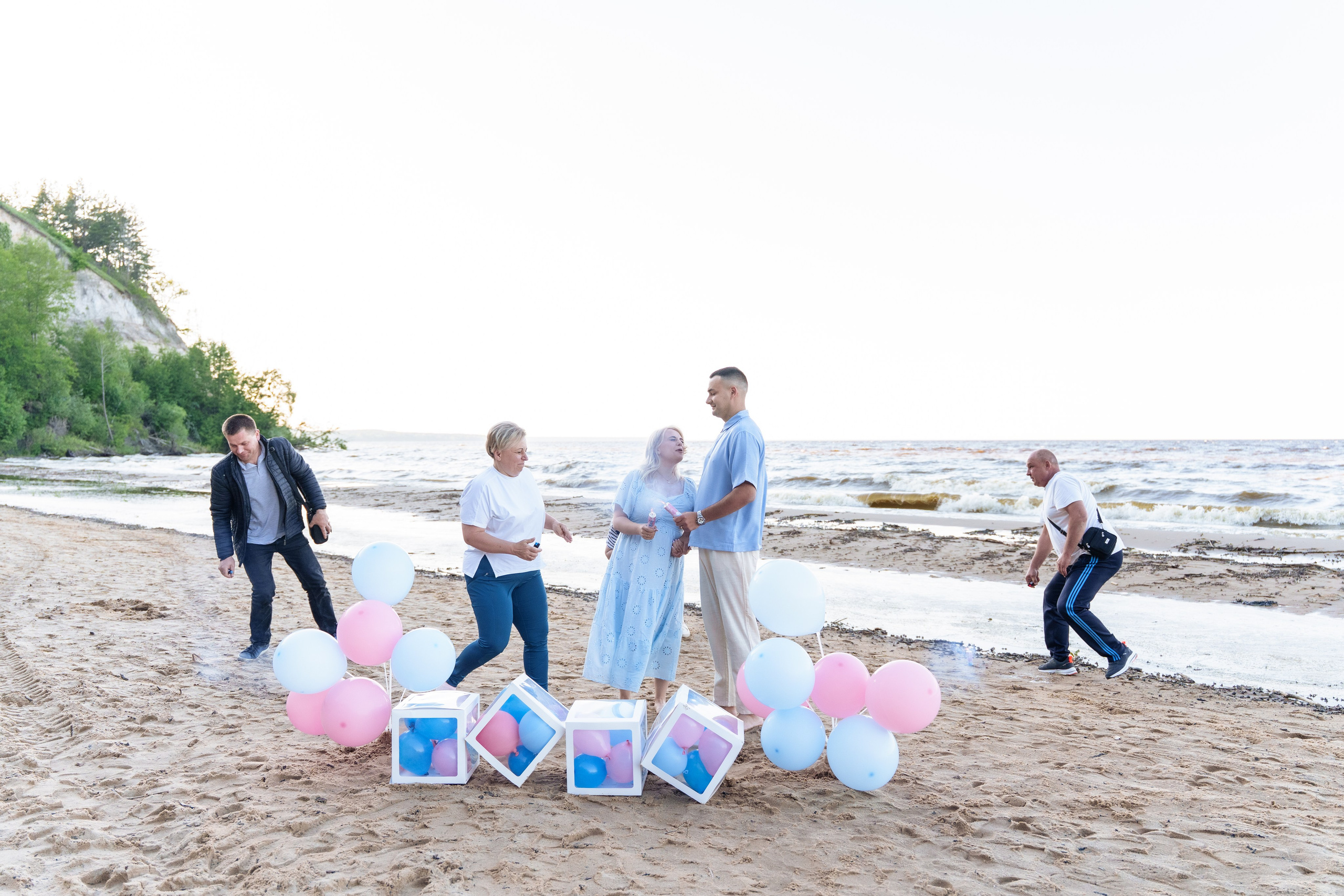 Гендер паті на Київському морі. Family photographer in Kiev Natalia Shkavron