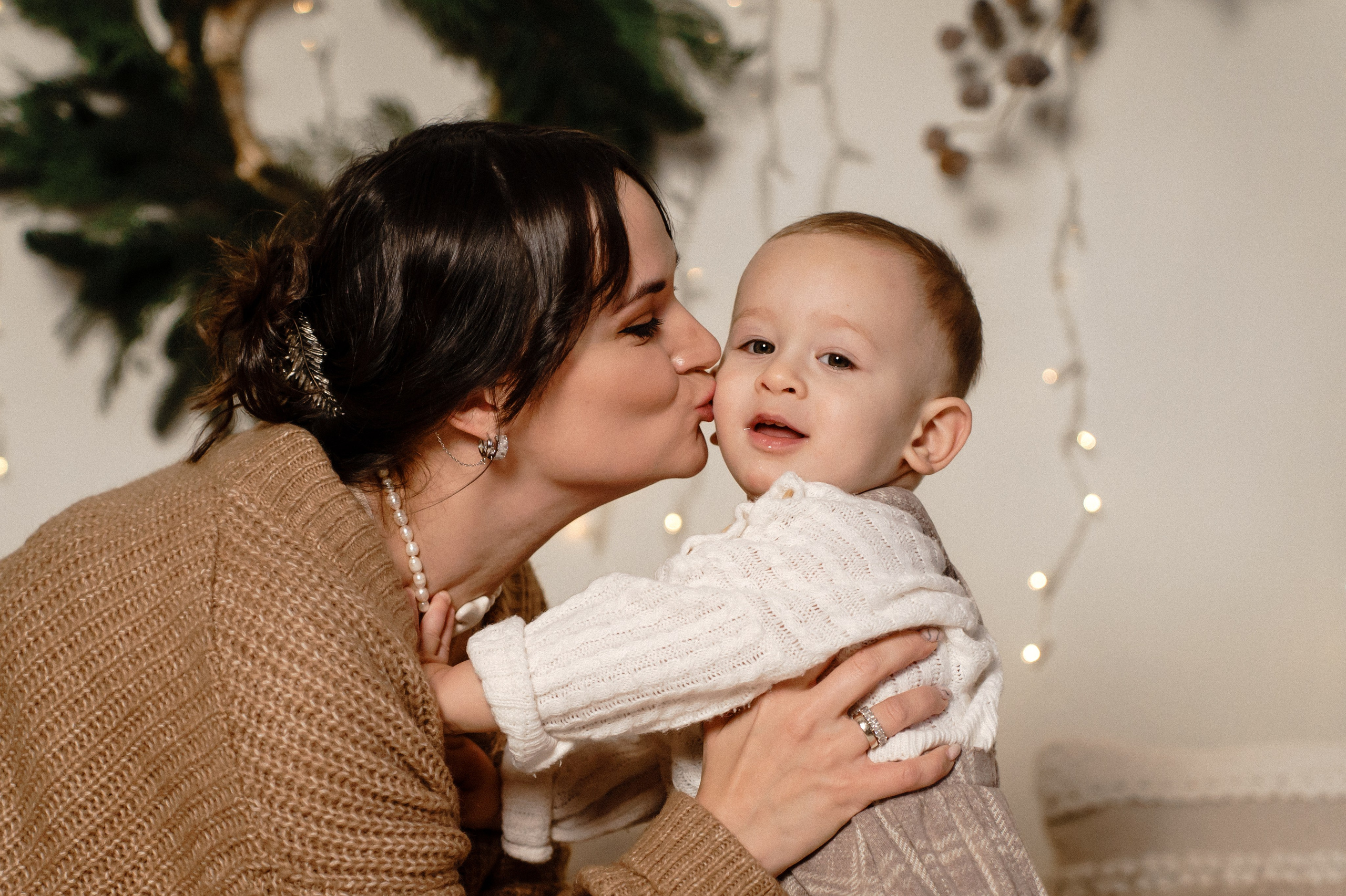 Новорічна фотосесія мами та сина. Family photographer in Kiev Natalia Shkavron