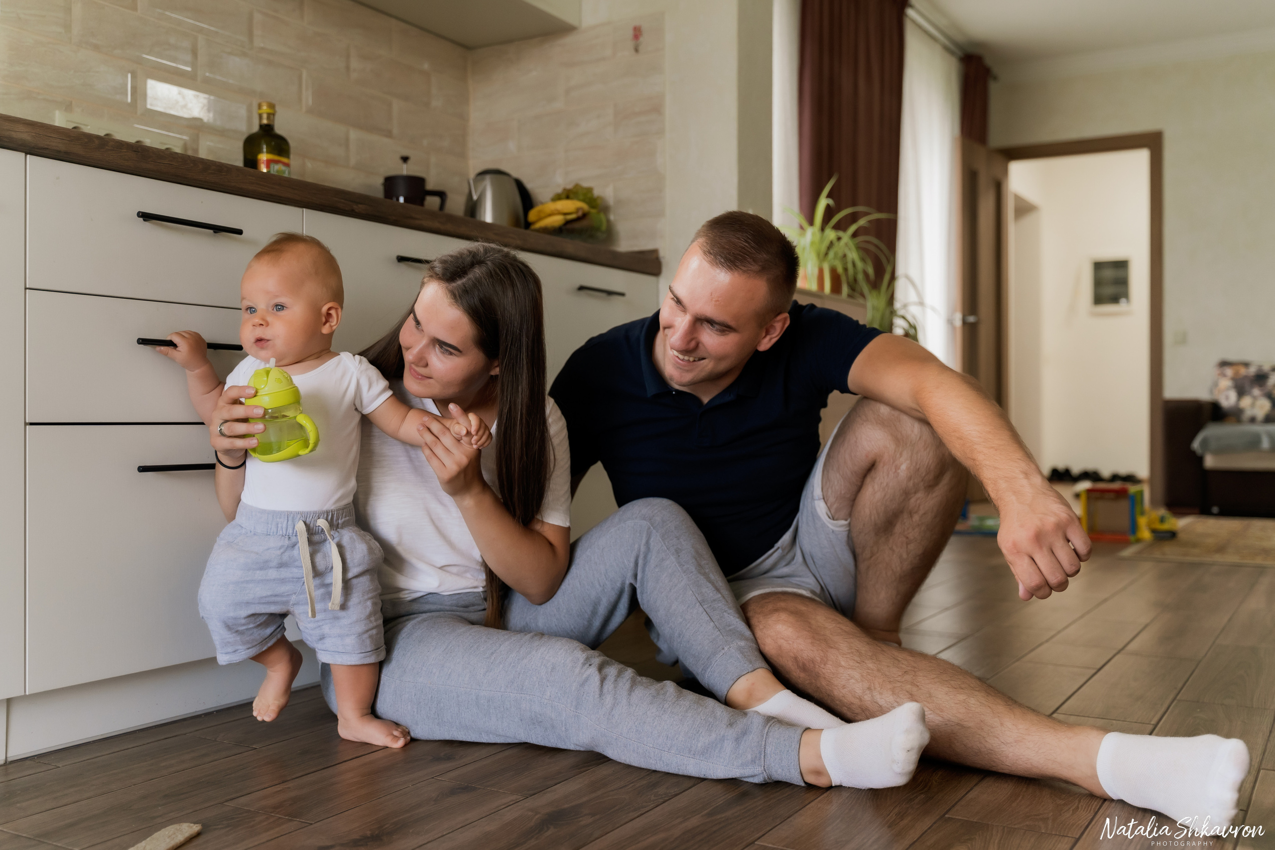 Сімейна фотосесія дома. Сімейний фотограф Київ Наталія Шкаврон