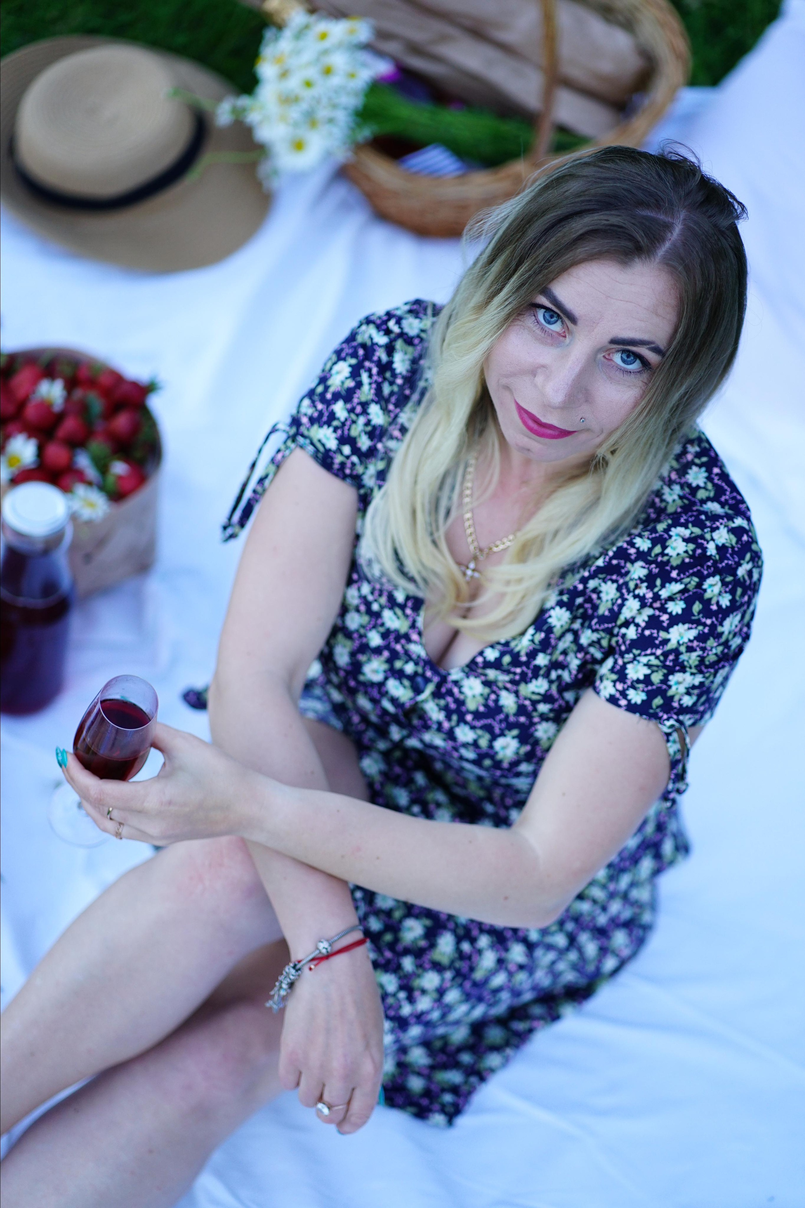 Фотосесія в стилі пікнік мама та син. Сімейний фотограф Київ Наталія Шкаврон