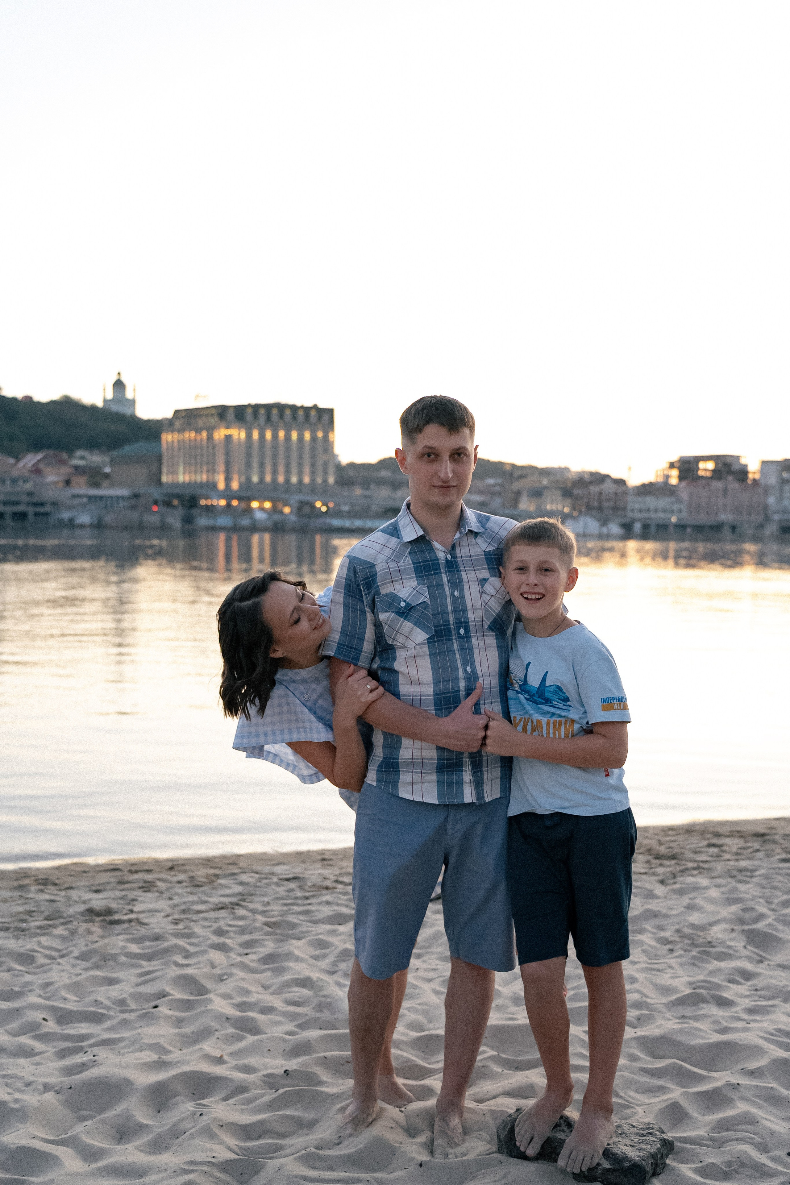 Сімейна фотосесія на пляжі. Family photographer in Kiev Natalia Shkavron