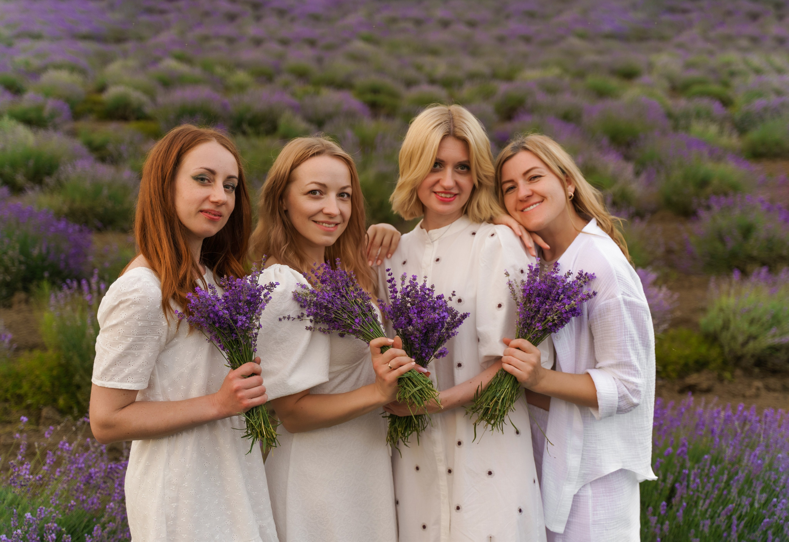 фотосесія в лаванді з подругами,  лаванда, лавандовые поля, фотосессия, Фотостудія на природі, Місця для фотосесії, Лавандове поле, індивідуальна фотосесія, фотосесія з подругами, фотосесія в стилі пікнік, літян фотосесія, фотосесія з подургами в стилі пікнік, лавандова фотосесія, фотосесія в лаванді в києві, фотограф київ, фотосесія в Гродку в лаванді, лаванда в Городку, сімейна фотосесія в лавандовому полі