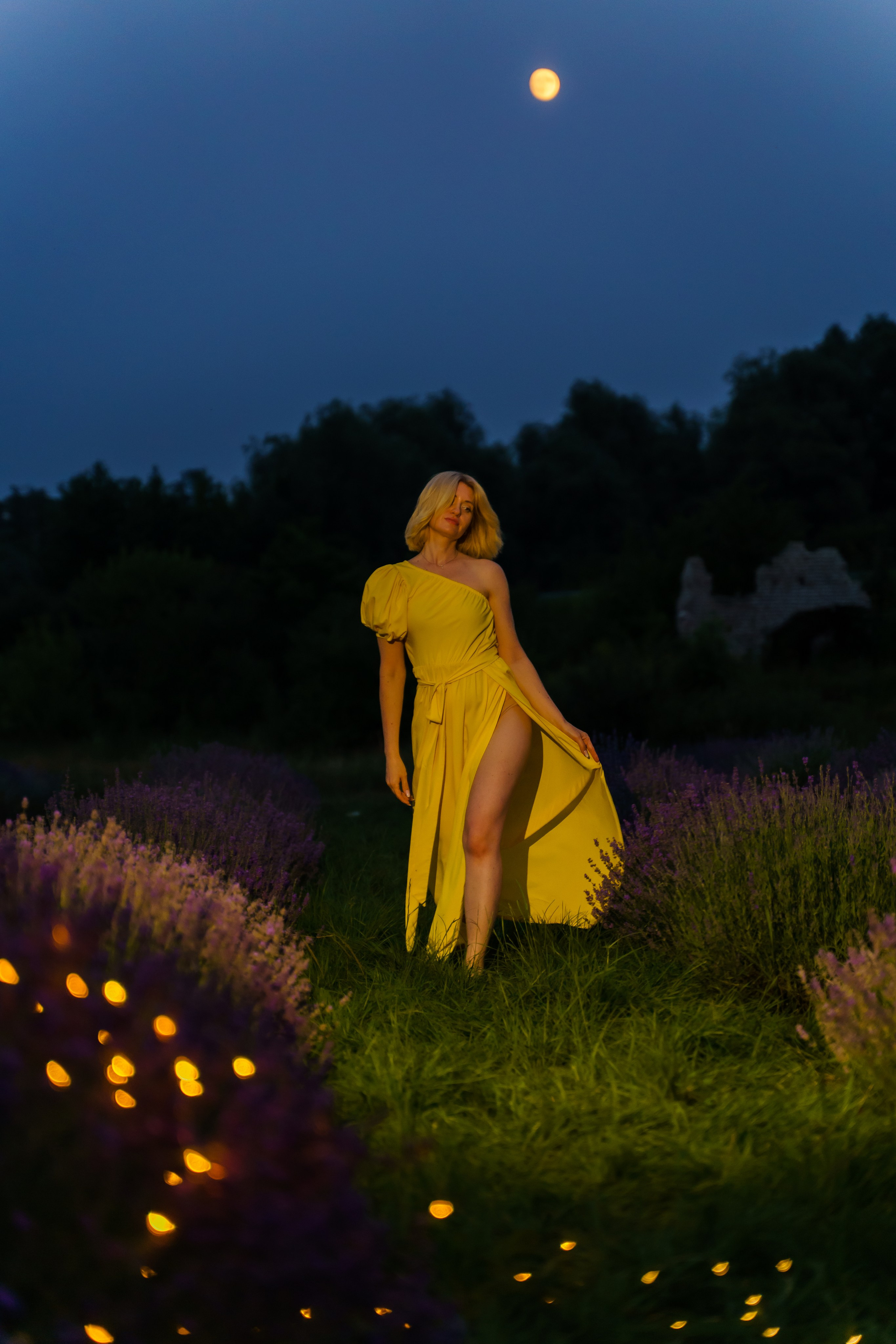 Індивідуальна фотосесія в лаванді в сутінках. Сімейний фотограф Київ Наталія Шкаврон