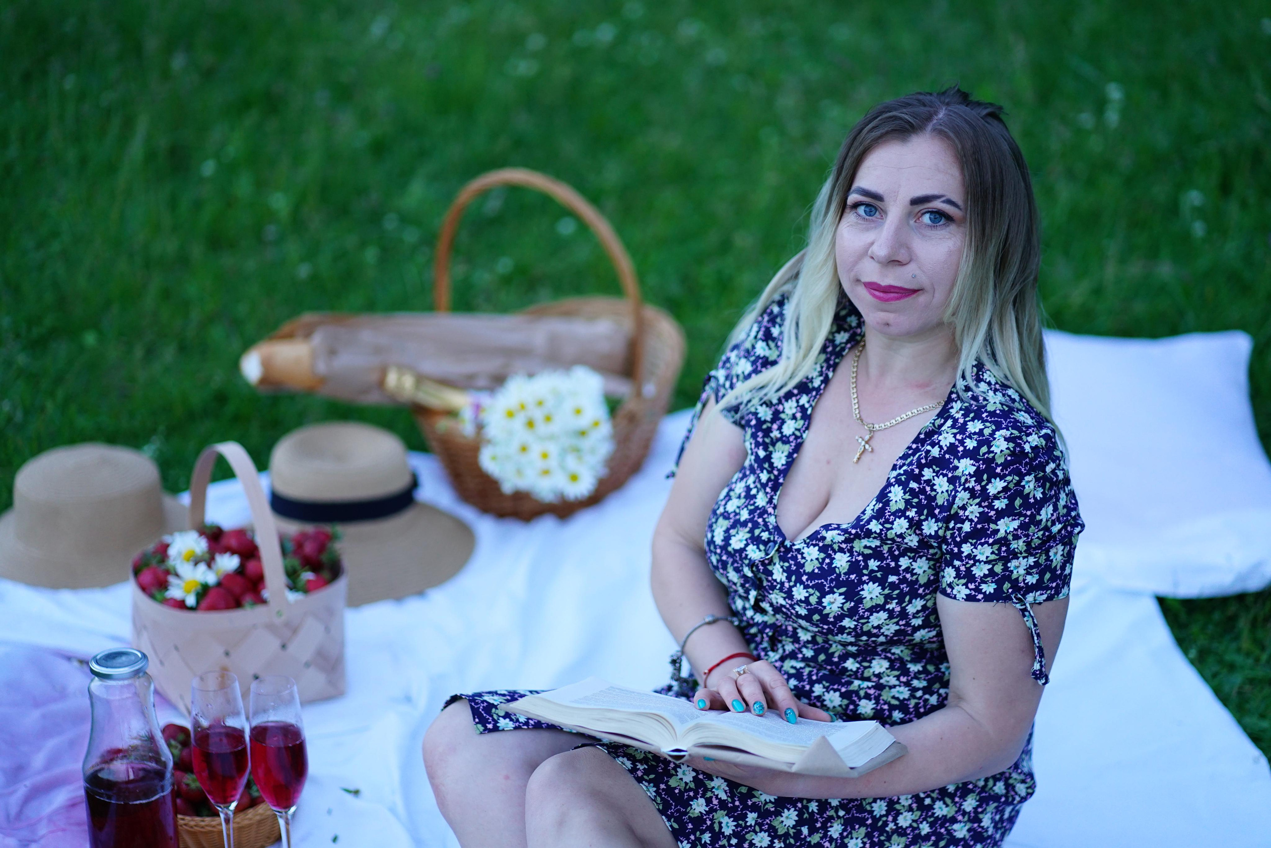 Фотосесія в стилі пікнік мама та син. Сімейний фотограф Київ Наталія Шкаврон