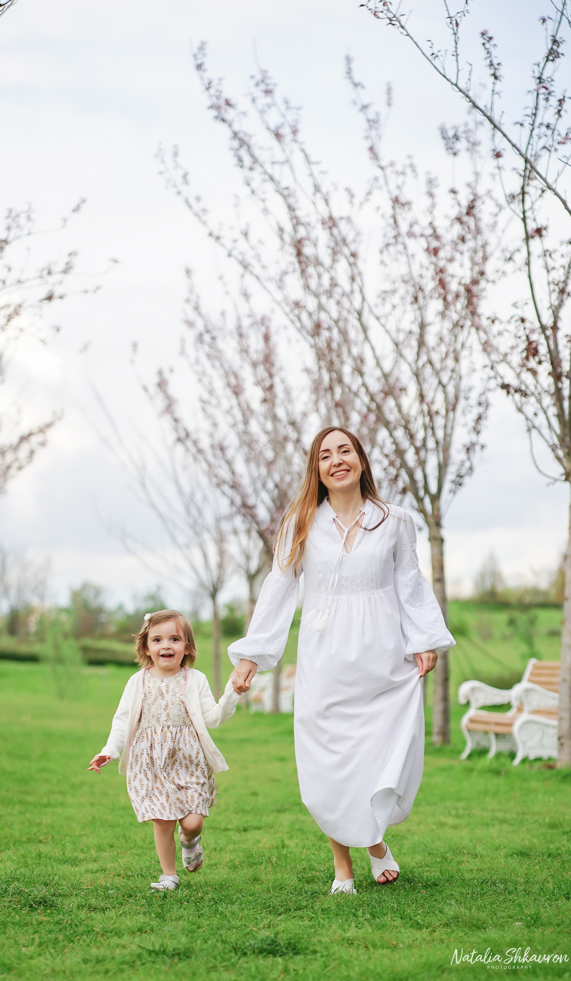 Сімейна фотосесія в тюльпанах. Сімейний фотограф Київ Наталія Шкаврон