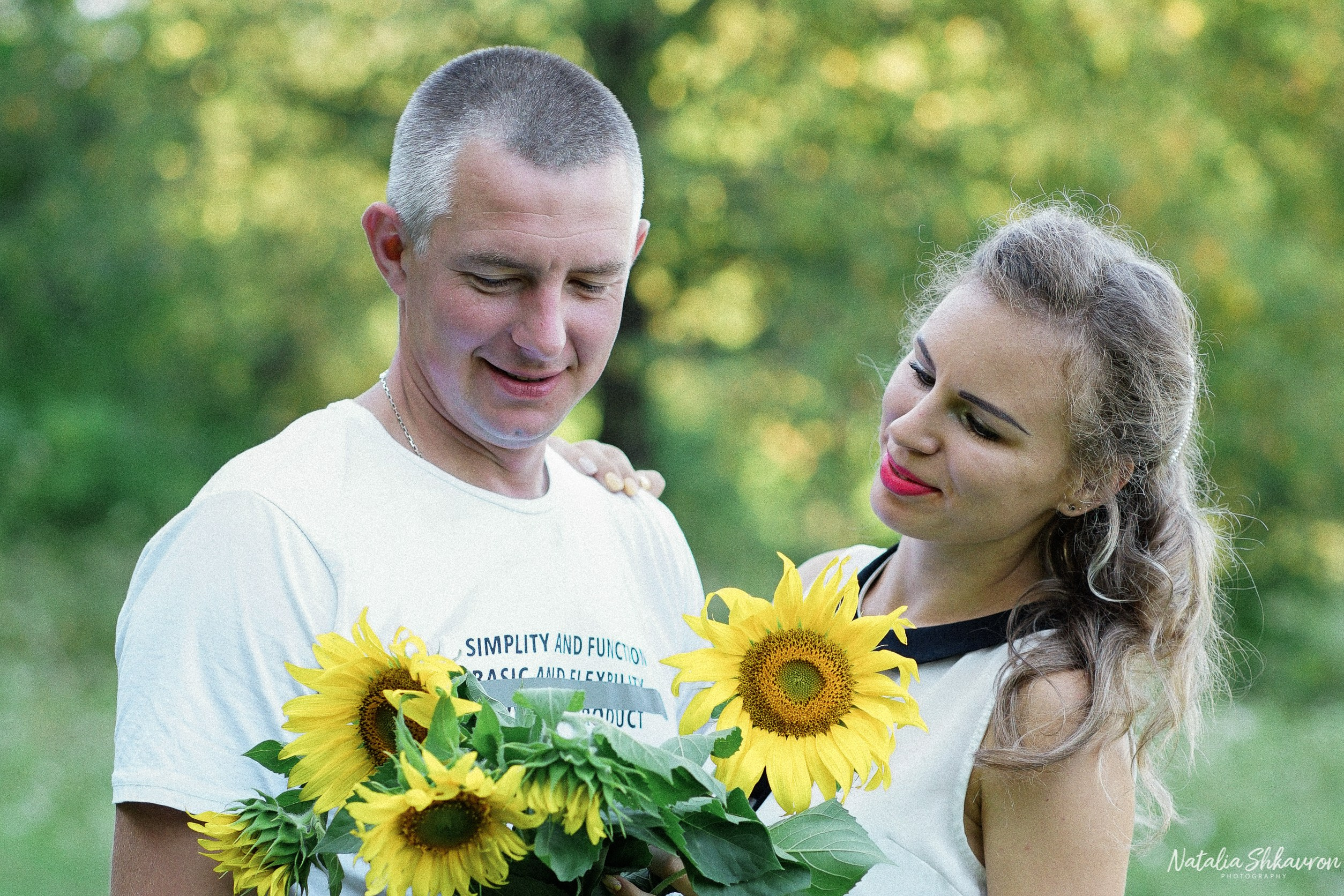 Сімейна фотосесія з кавунами. Family photographer in Kiev Natalia Shkavron