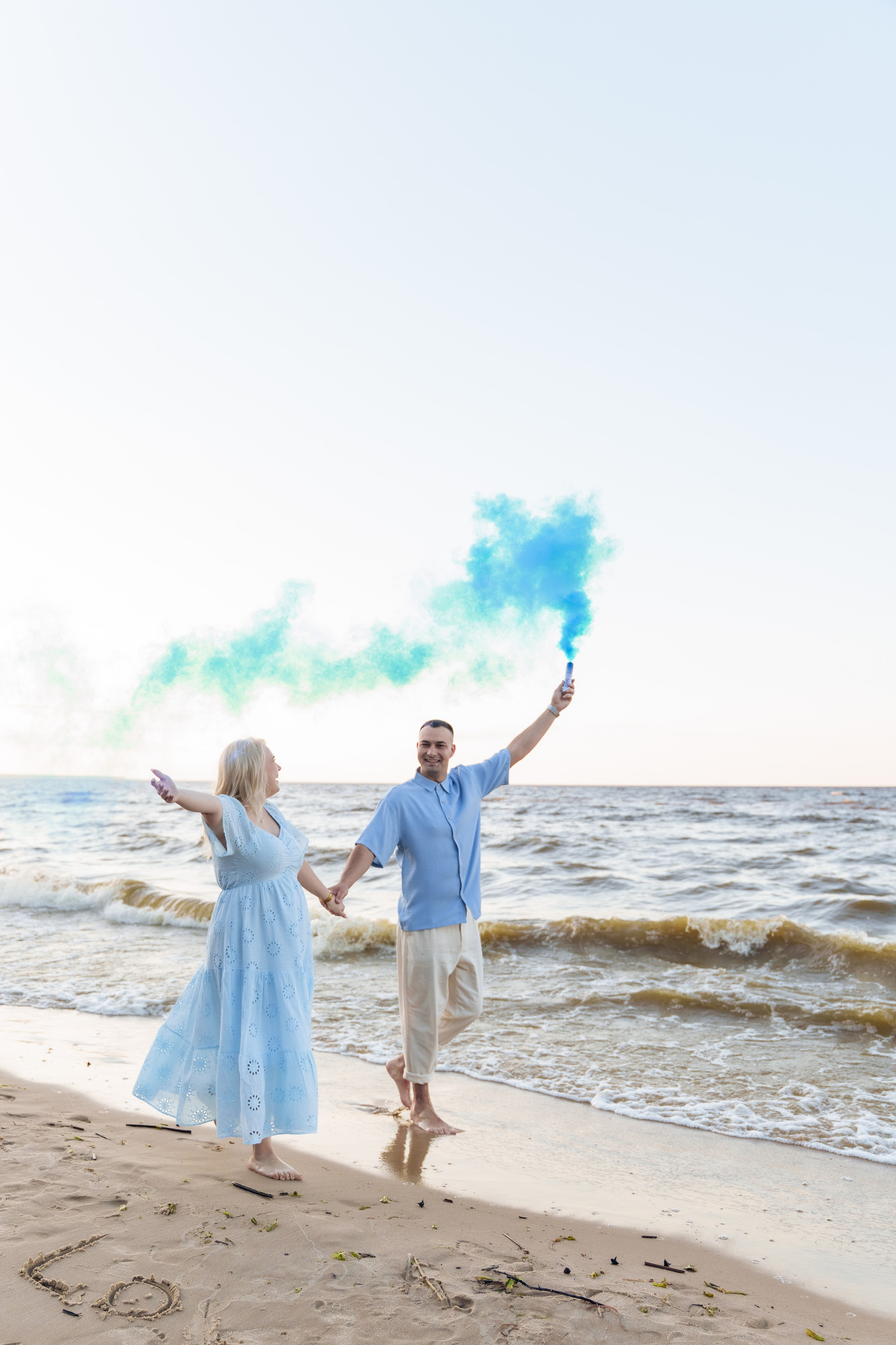 Гендер паті на Київському морі. Family photographer in Kiev Natalia Shkavron