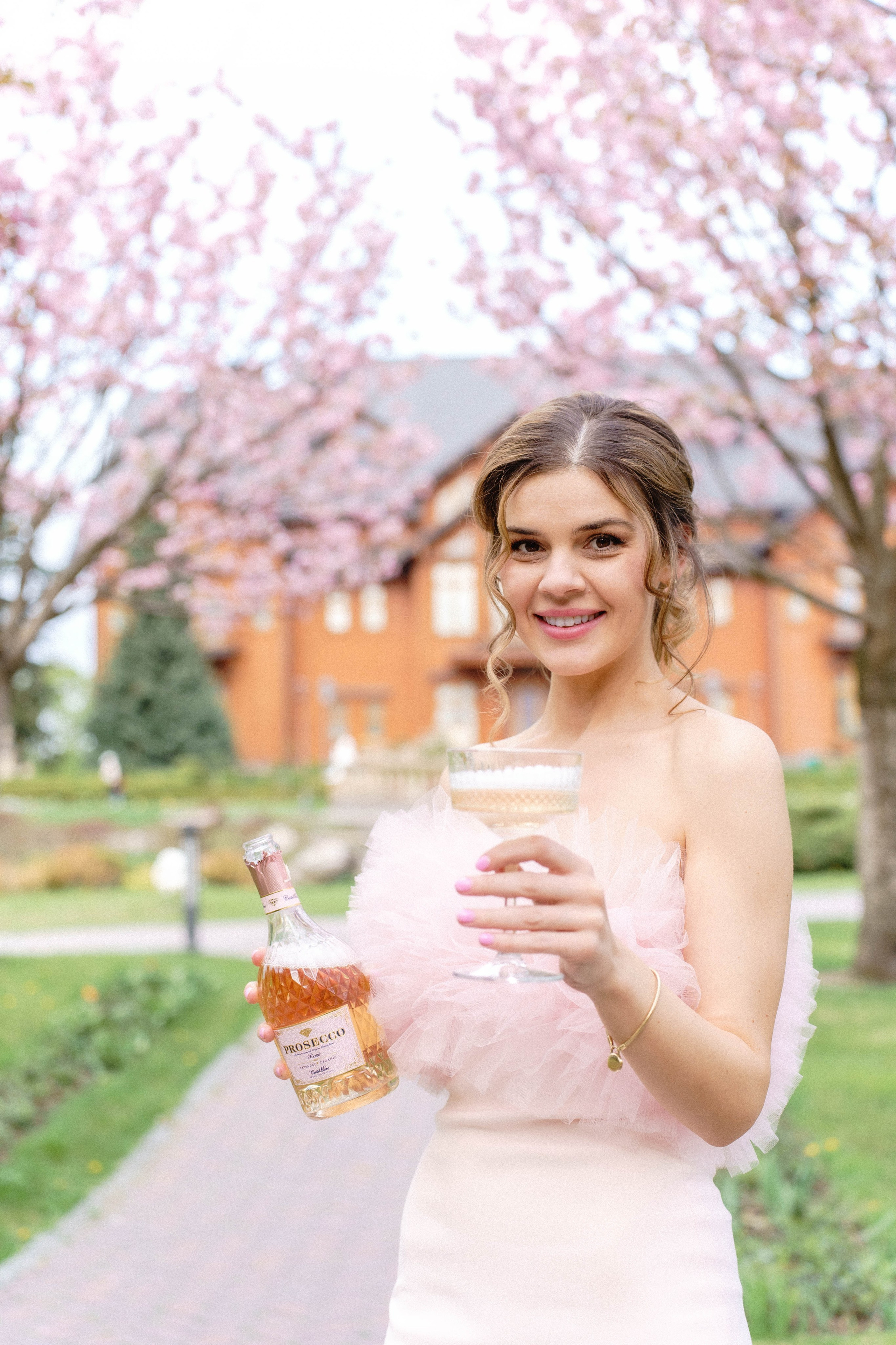 Фотосесія в сакурах. Family photographer in Kiev Natalia Shkavron