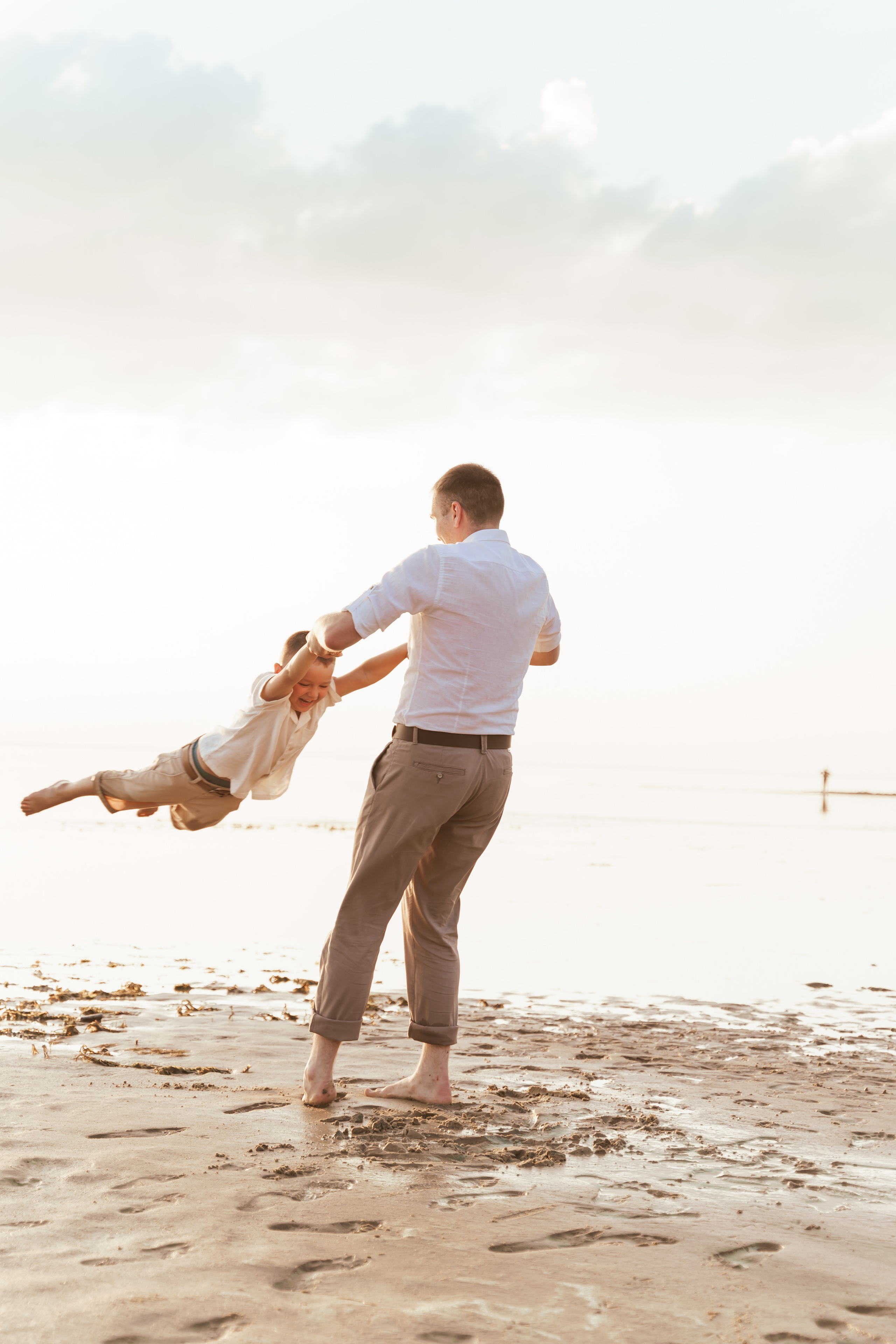 Фотосесія вагітності біля Київського моря. Сімейний фотограф Київ Наталія Шкаврон