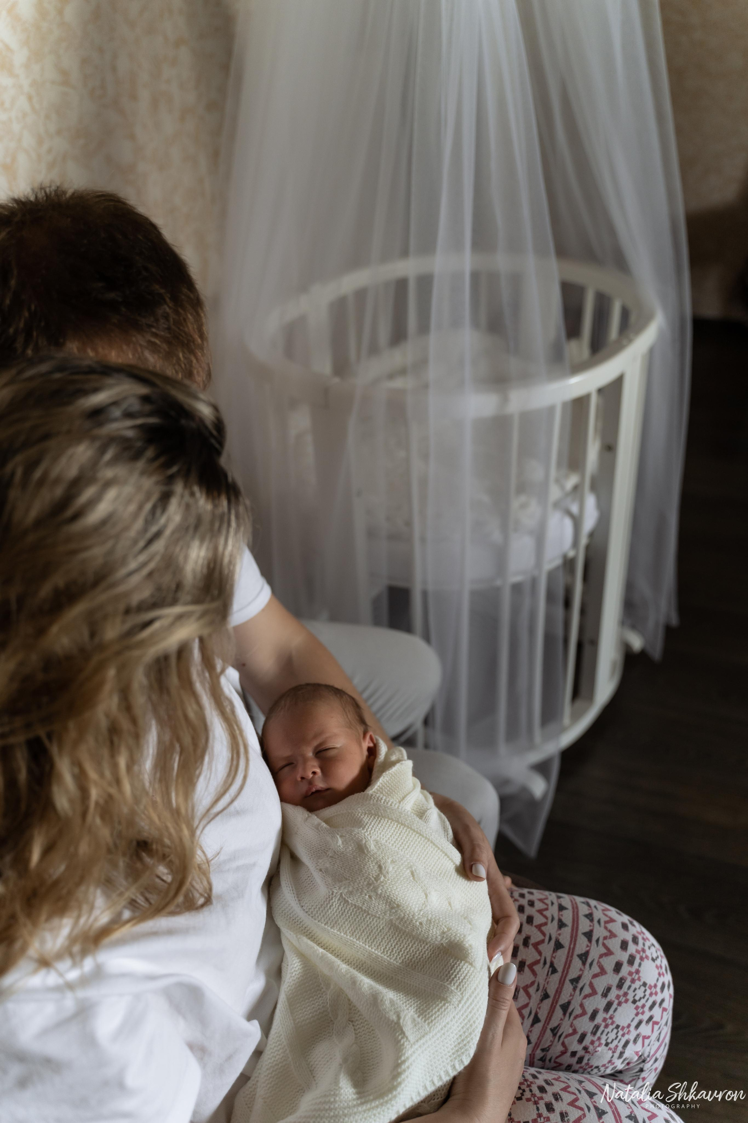 Домашня фотосесія новонародженого. Family photographer in Kiev Natalia Shkavron