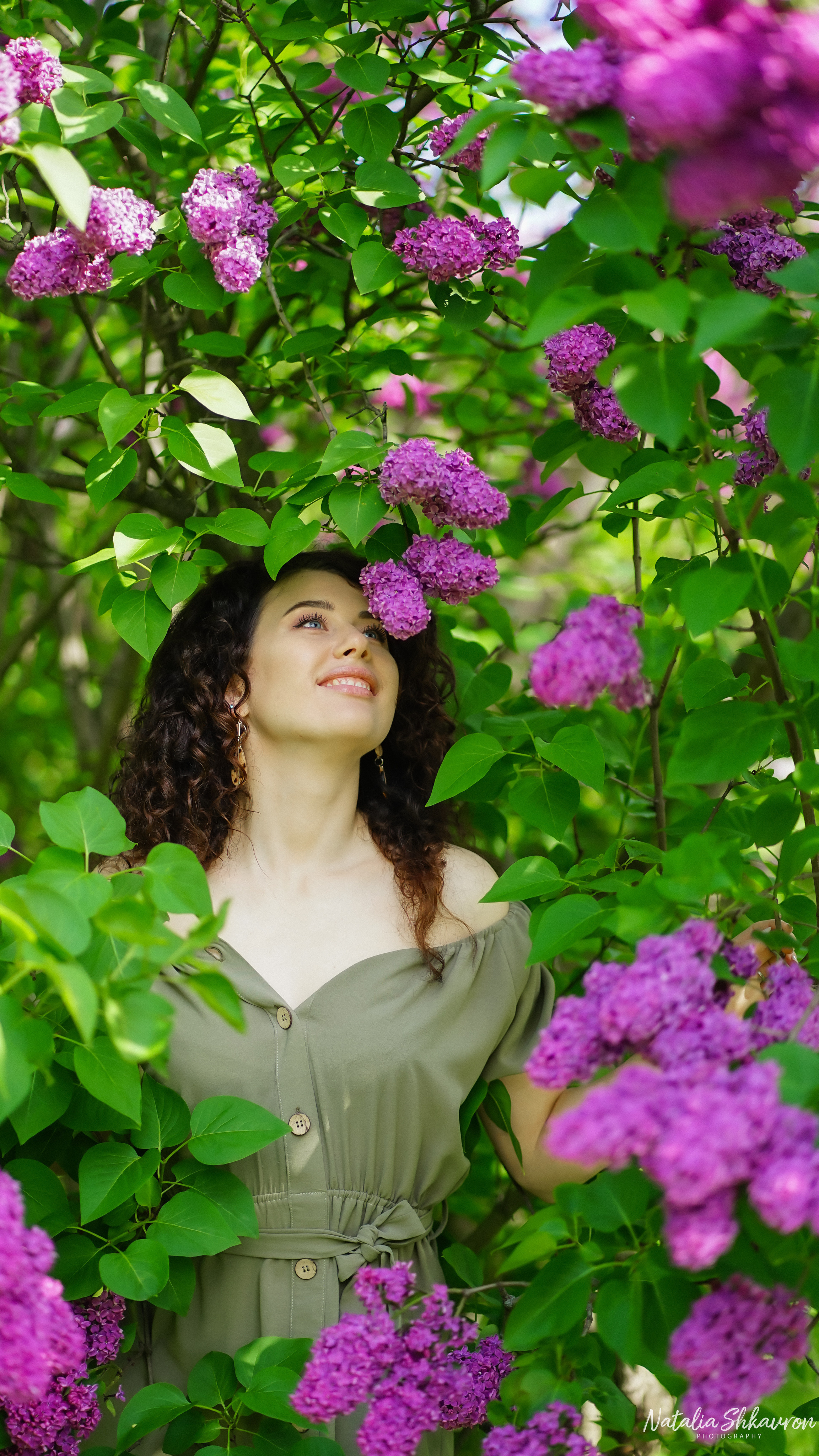 Індивідуальна фотосесія в бузку. Family photographer in Kiev Natalia Shkavron