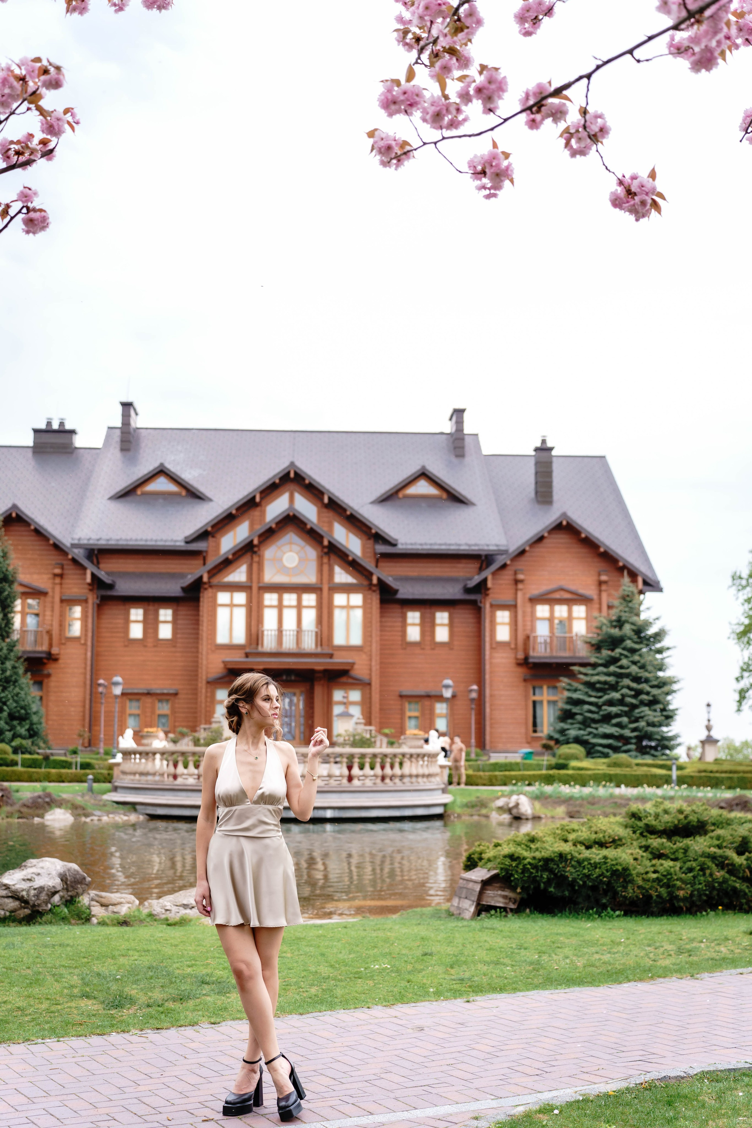 Фотосесія в сакурах. Family photographer in Kiev Natalia Shkavron