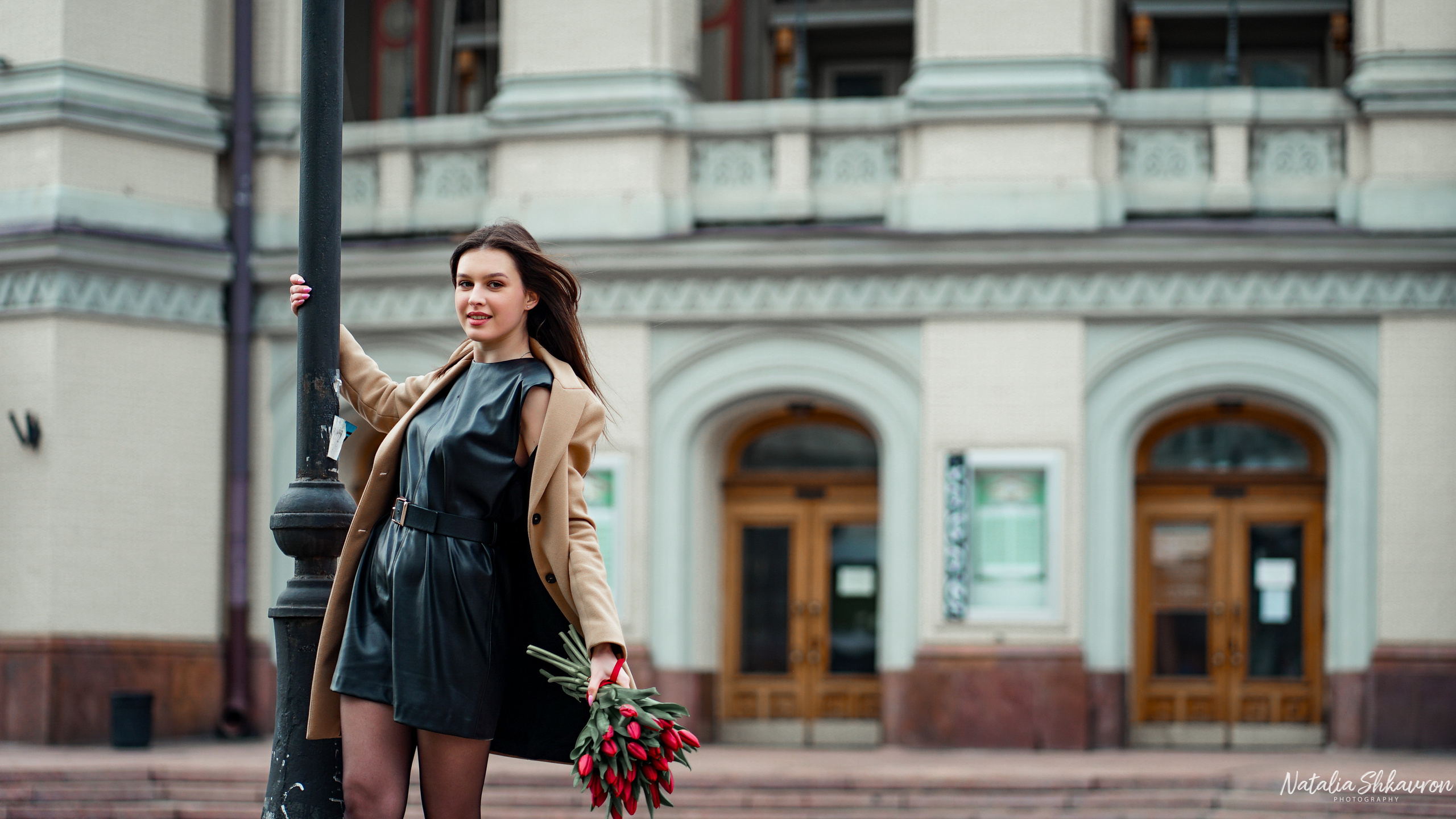 Індивідуальна фотосесія біля Оперного театру Київ. Сімейний фотограф Київ Наталія Шкаврон