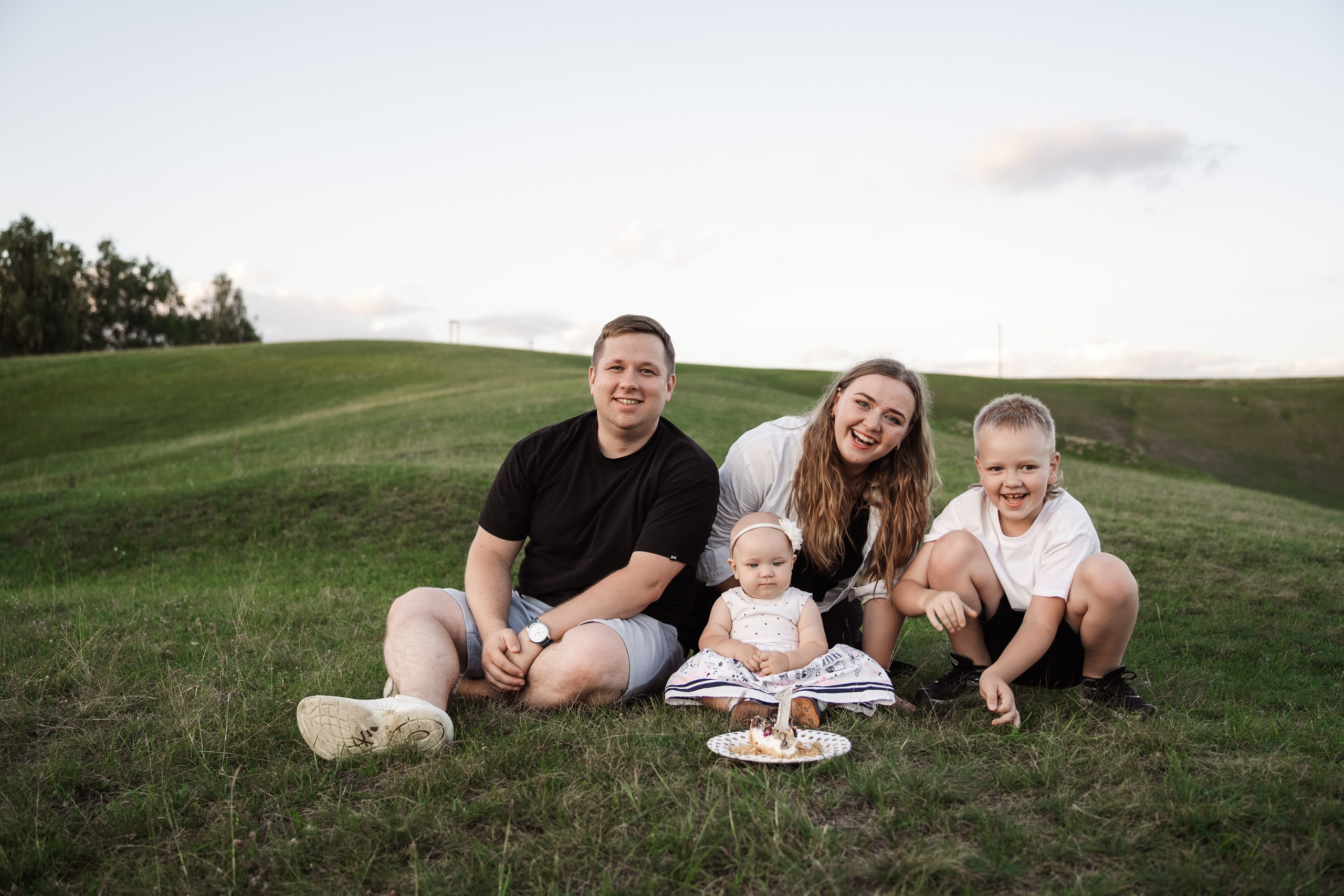 Святкування 1-го дня народження на овечій фермі. Family photographer in Kiev Natalia Shkavron