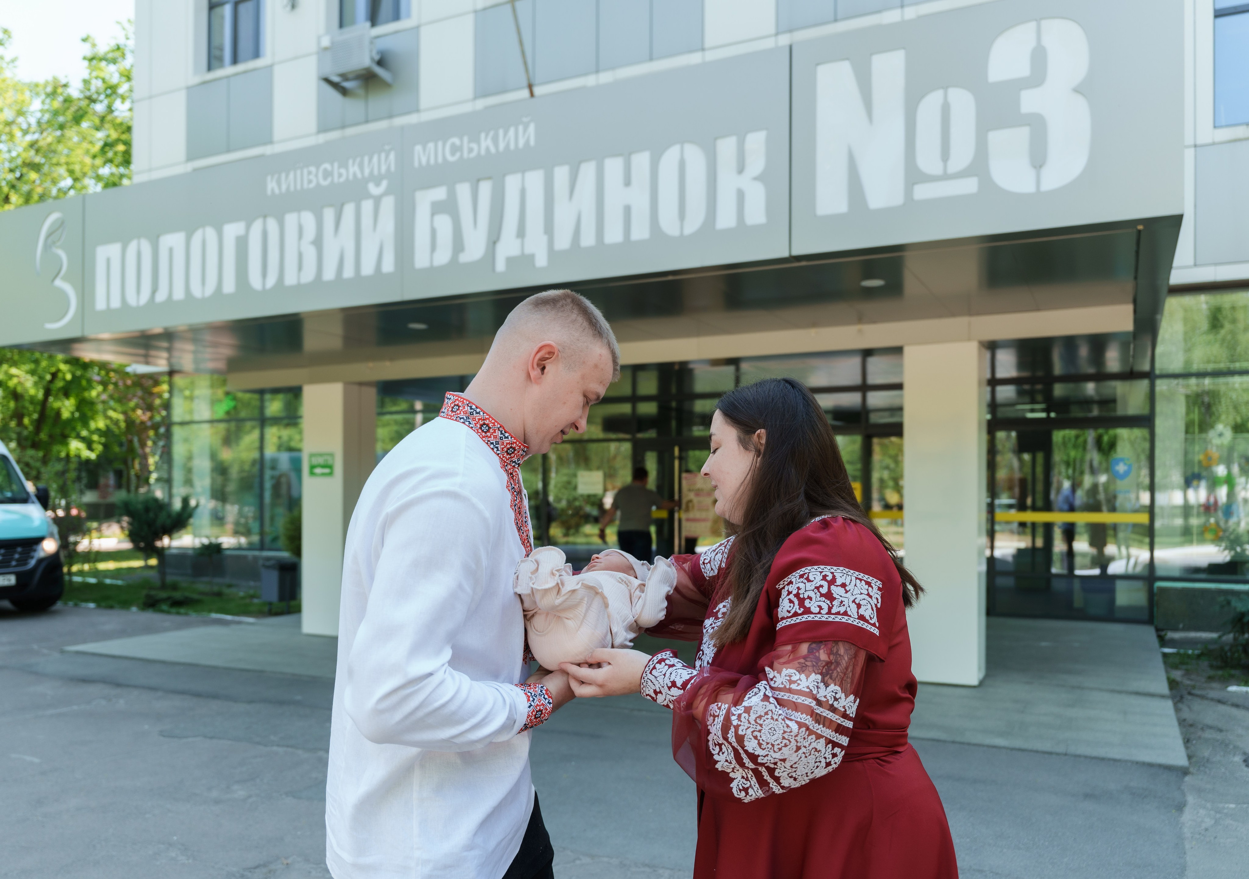 Виписка з пологового №3. Сімейний фотограф Київ Наталія Шкаврон