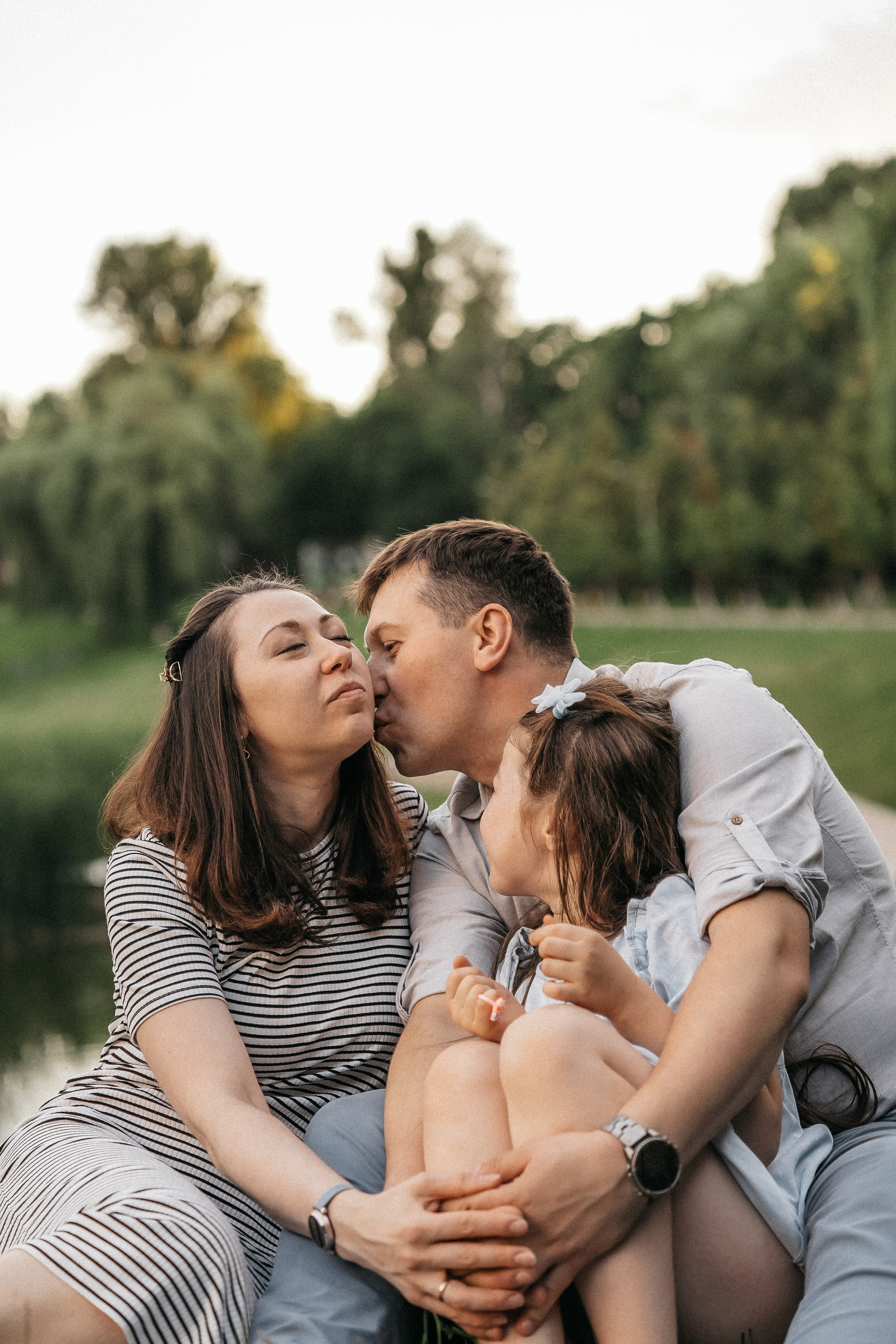 Сімейна фотосесія в парку. Сімейний фотограф Київ Наталія Шкаврон