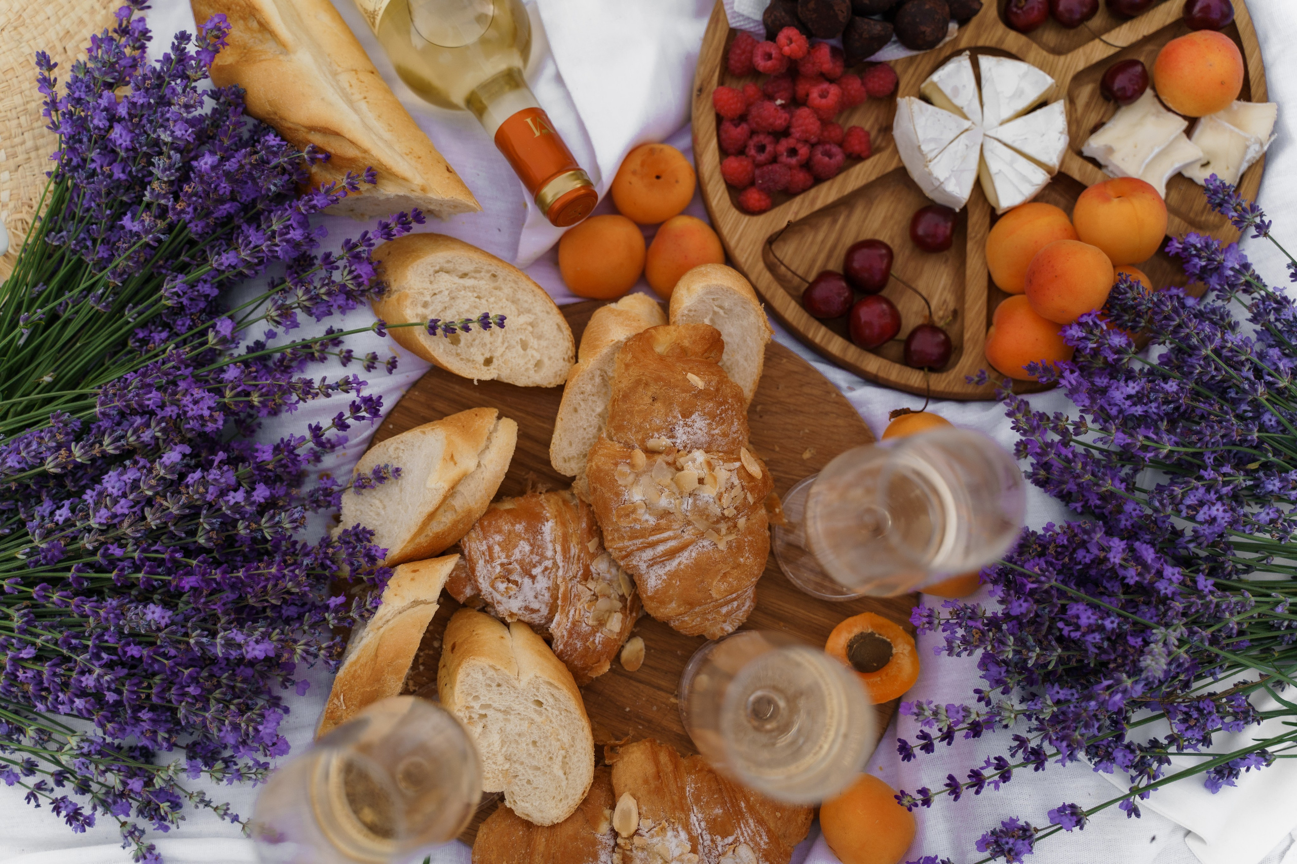 фотосесія в лаванді з подругами,  лаванда, лавандовые поля, фотосессия, Фотостудія на природі, Місця для фотосесії, Лавандове поле, індивідуальна фотосесія, фотосесія з подругами, фотосесія в стилі пікнік, літян фотосесія, фотосесія з подургами в стилі пікнік, лавандова фотосесія, фотосесія в лаванді в києві