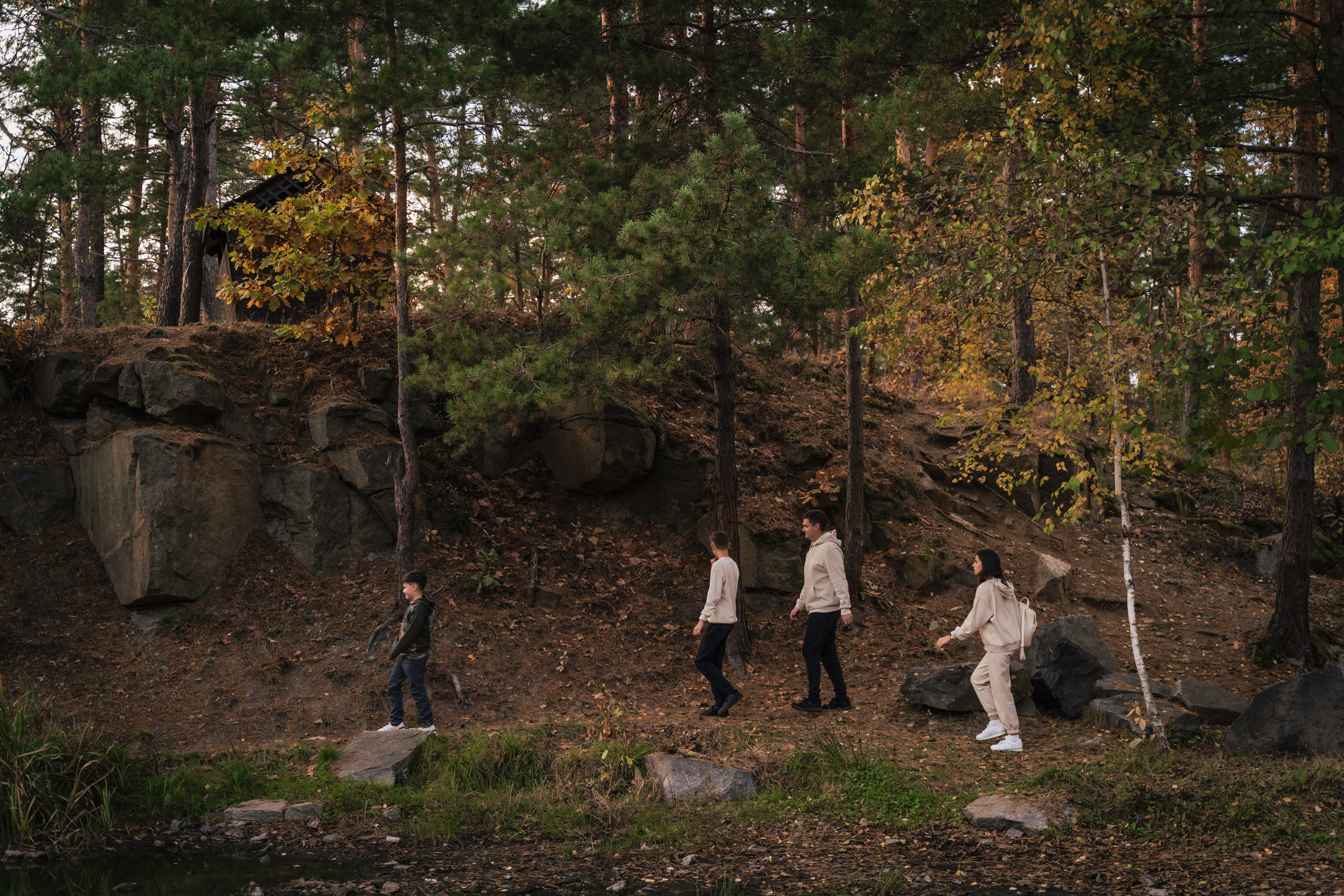 Сімейна фотосесія на природі біля Коростишівського карєру. Сімейний фотограф Київ Наталія Шкаврон