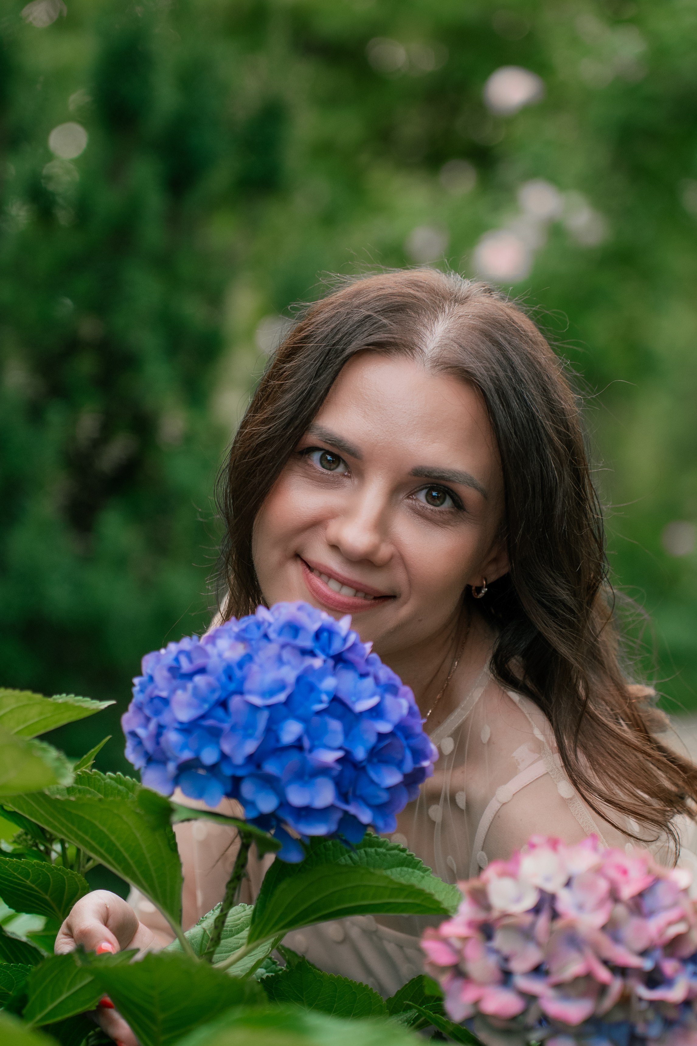 Фотосеся індивідуальна в гортензіях. Сімейний фотограф Київ Наталія Шкаврон