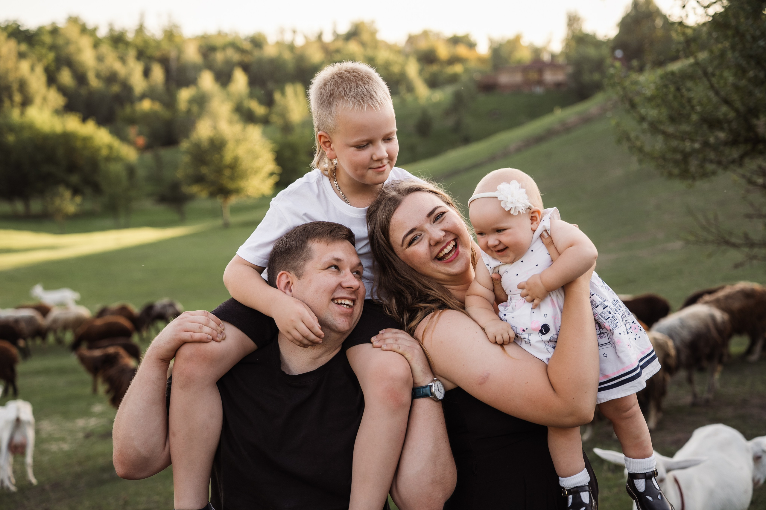 Святкування 1-го дня народження на овечій фермі. Family photographer in Kiev Natalia Shkavron