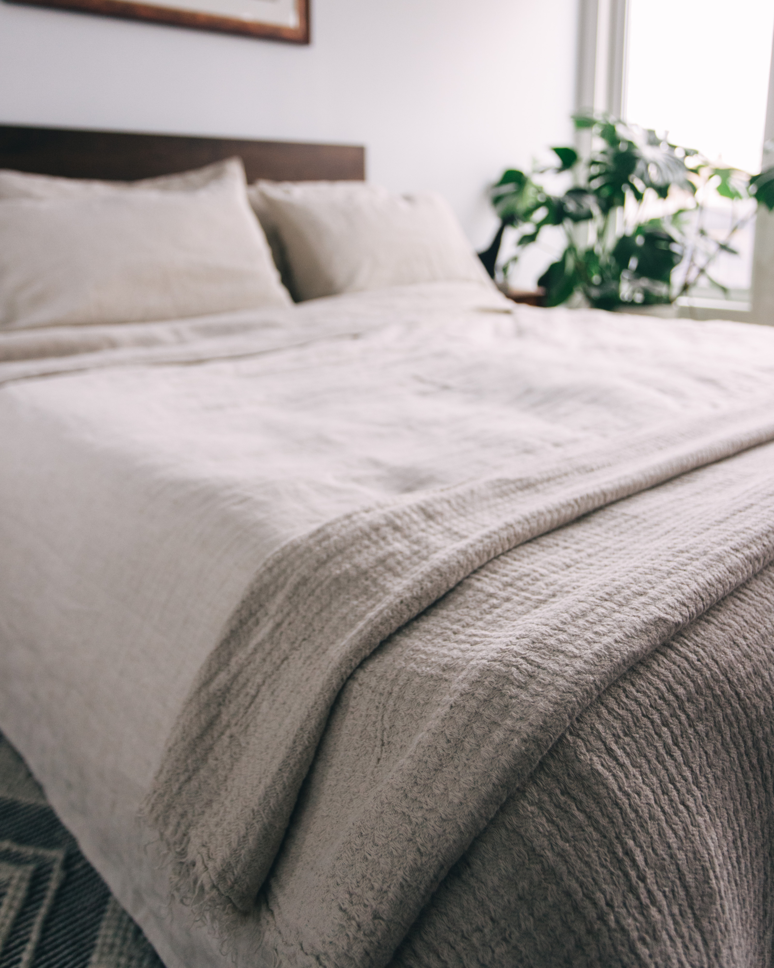 Linen bedding. Your photographer Alina Shi