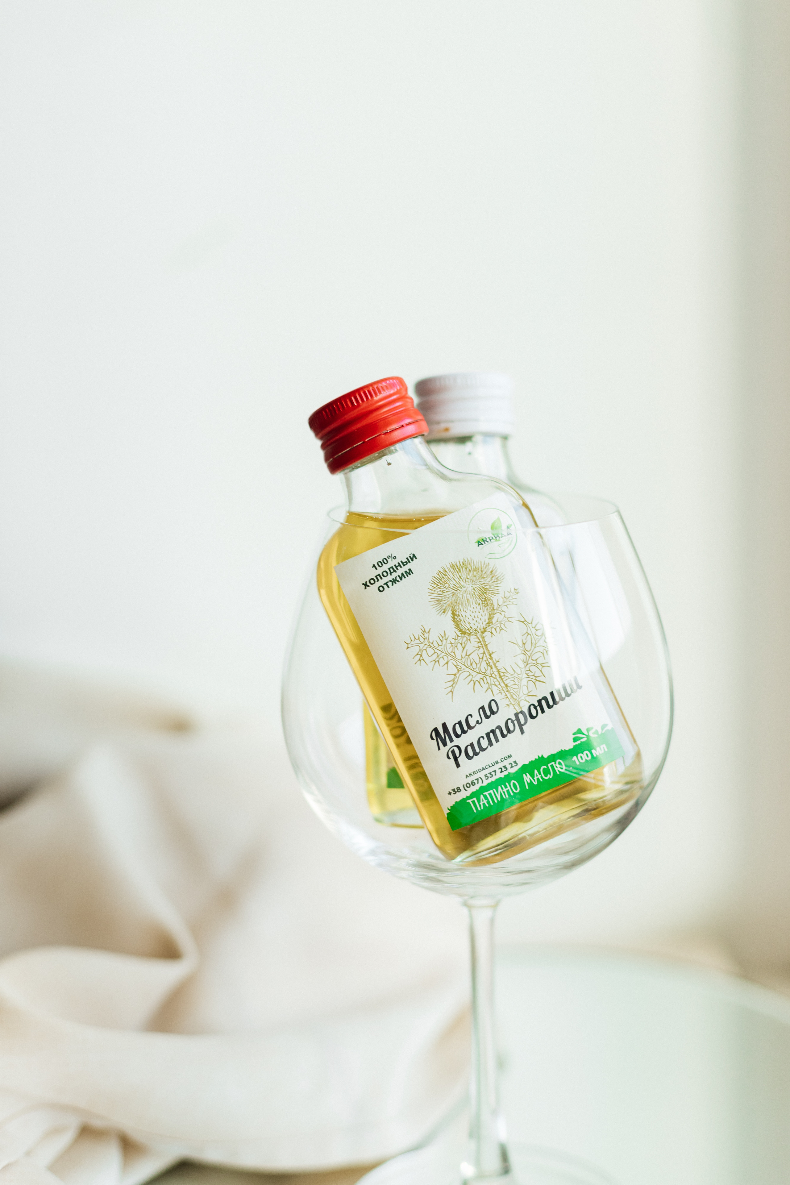 Oil. Your photographer Alina Shi