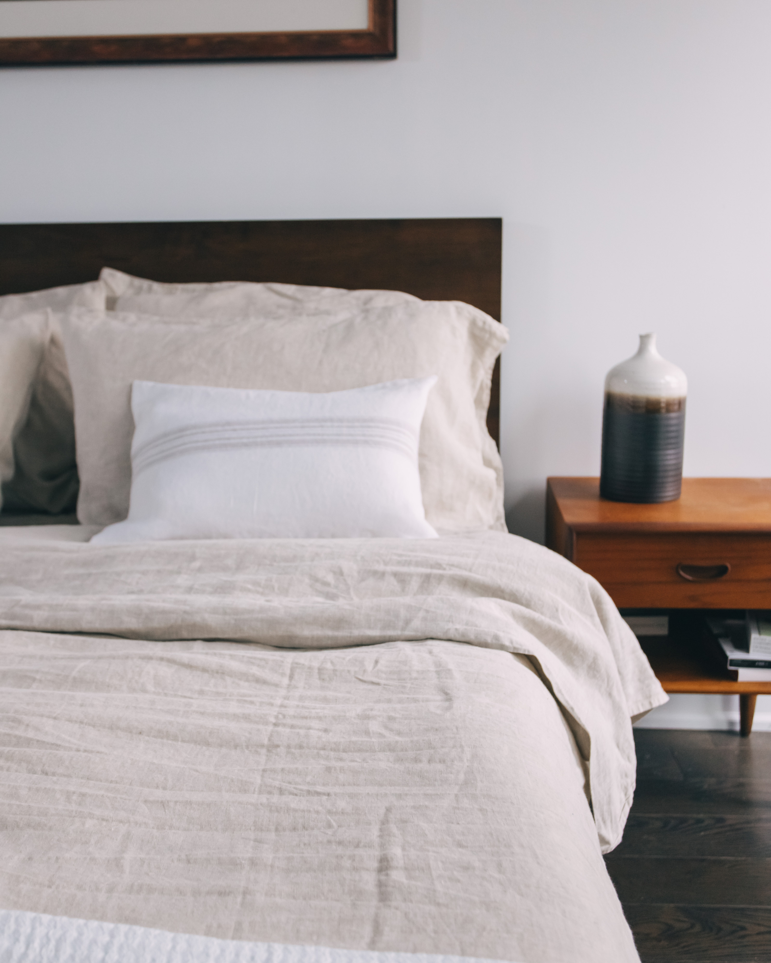 Linen bedding. Your photographer Alina Shi