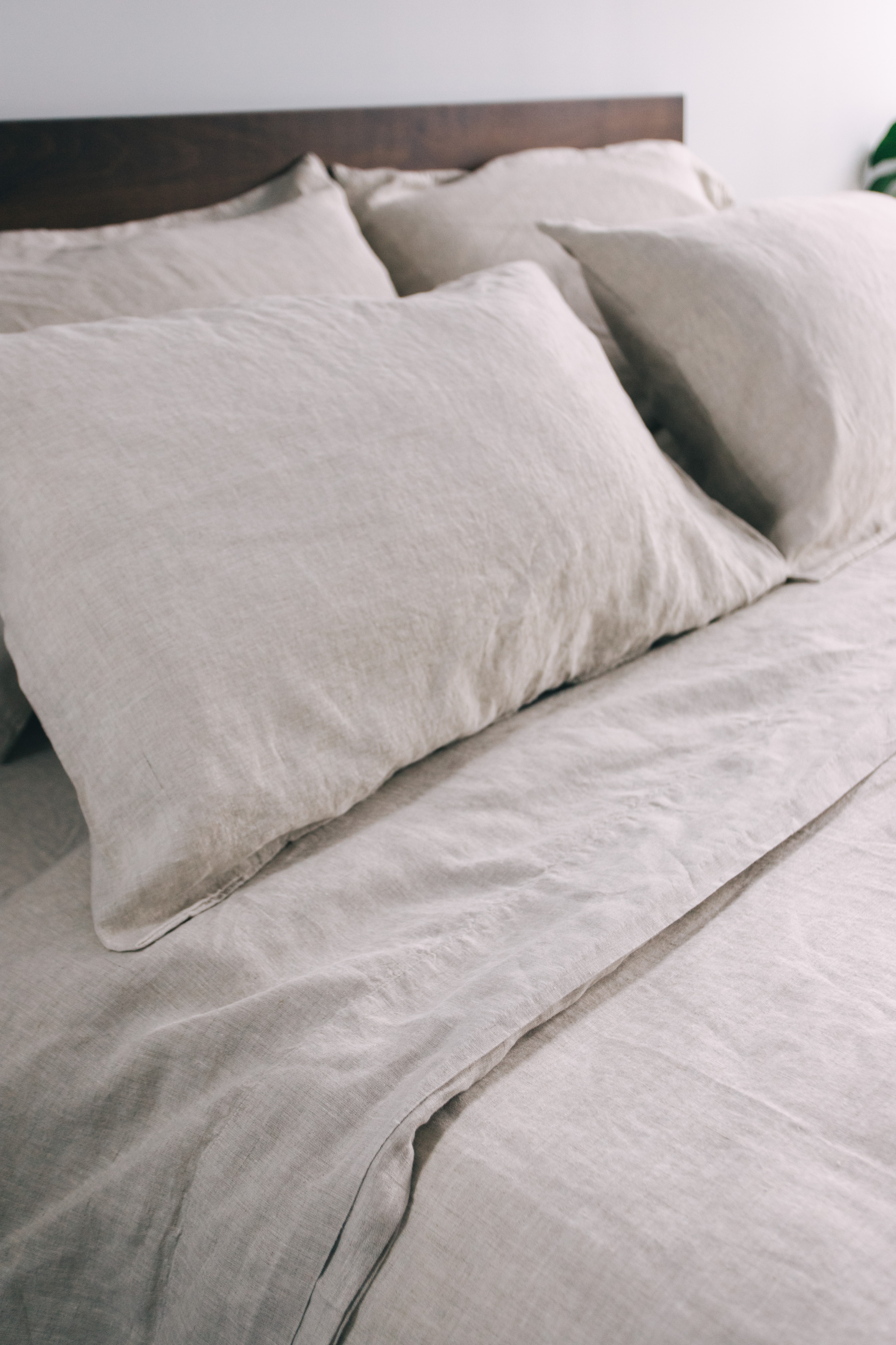 Linen bedding. Your photographer Alina Shi