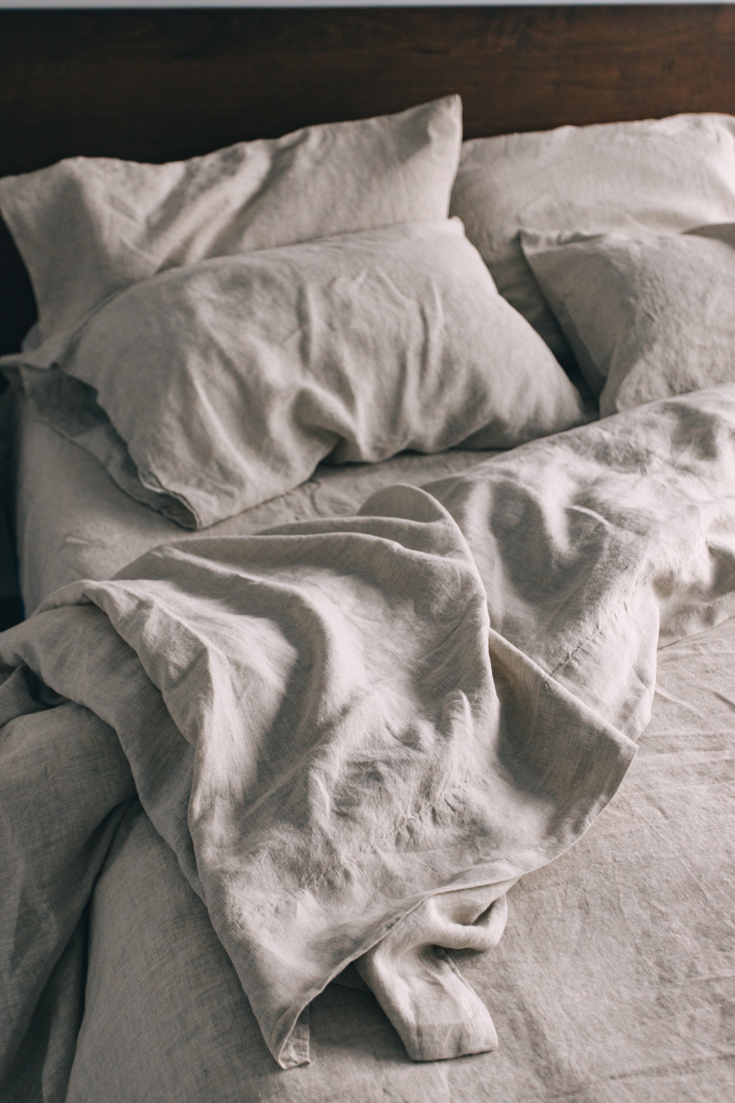 Linen bedding. Your photographer Alina Shi
