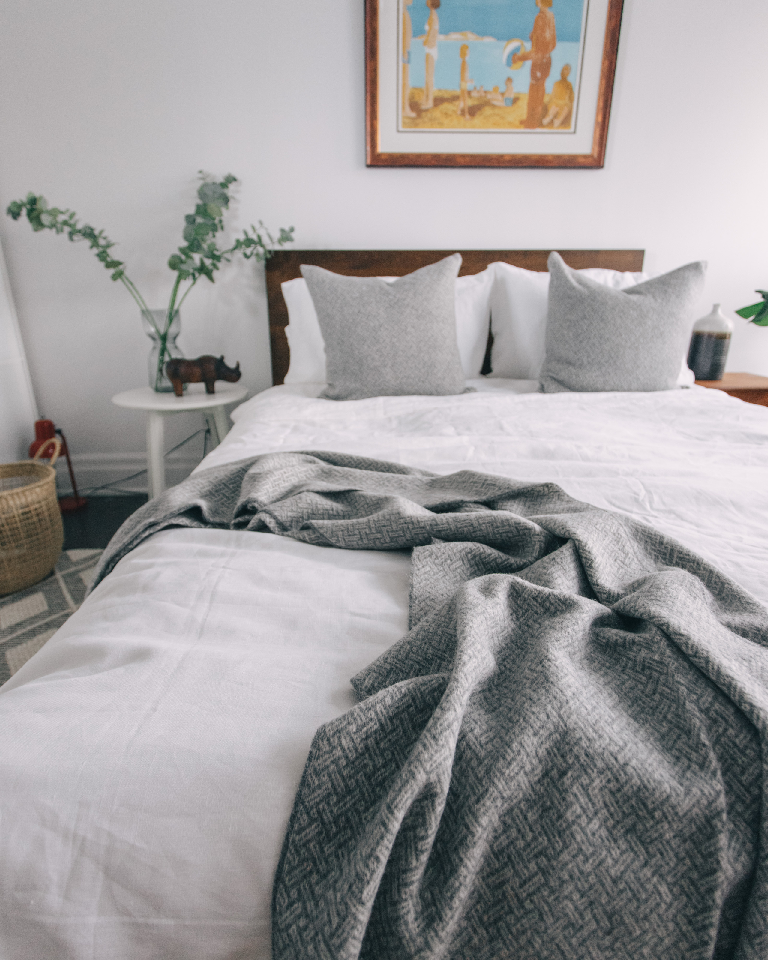 Linen bedding. Your photographer Alina Shi