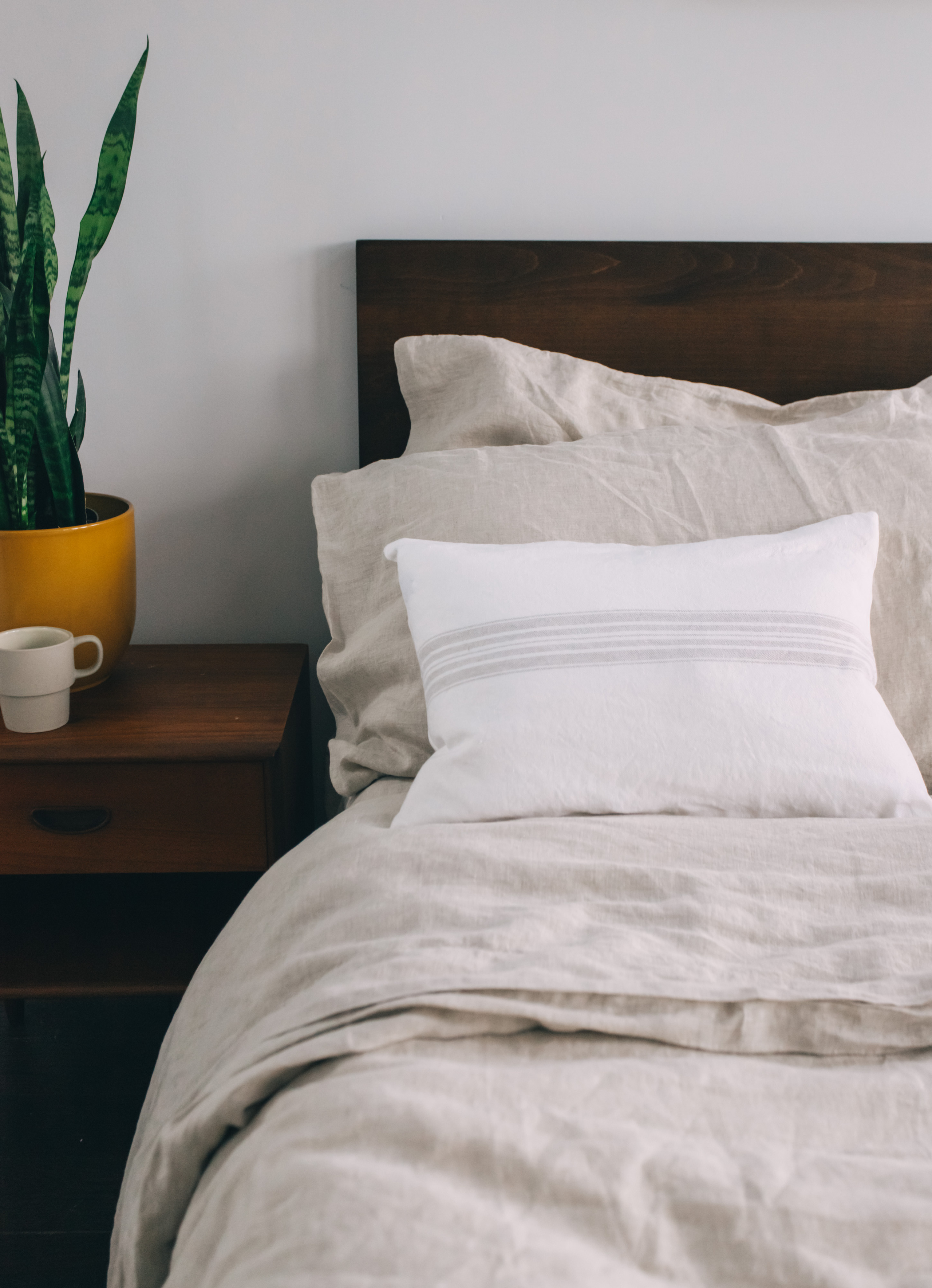 Linen bedding. Your photographer Alina Shi