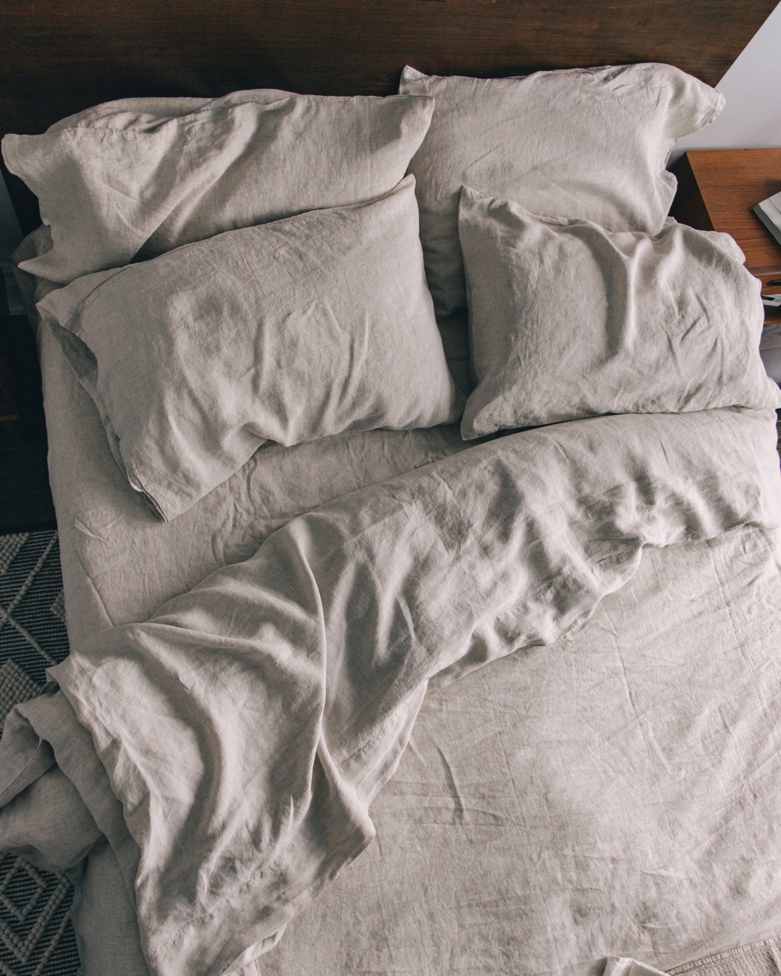 Linen bedding. Your photographer Alina Shi