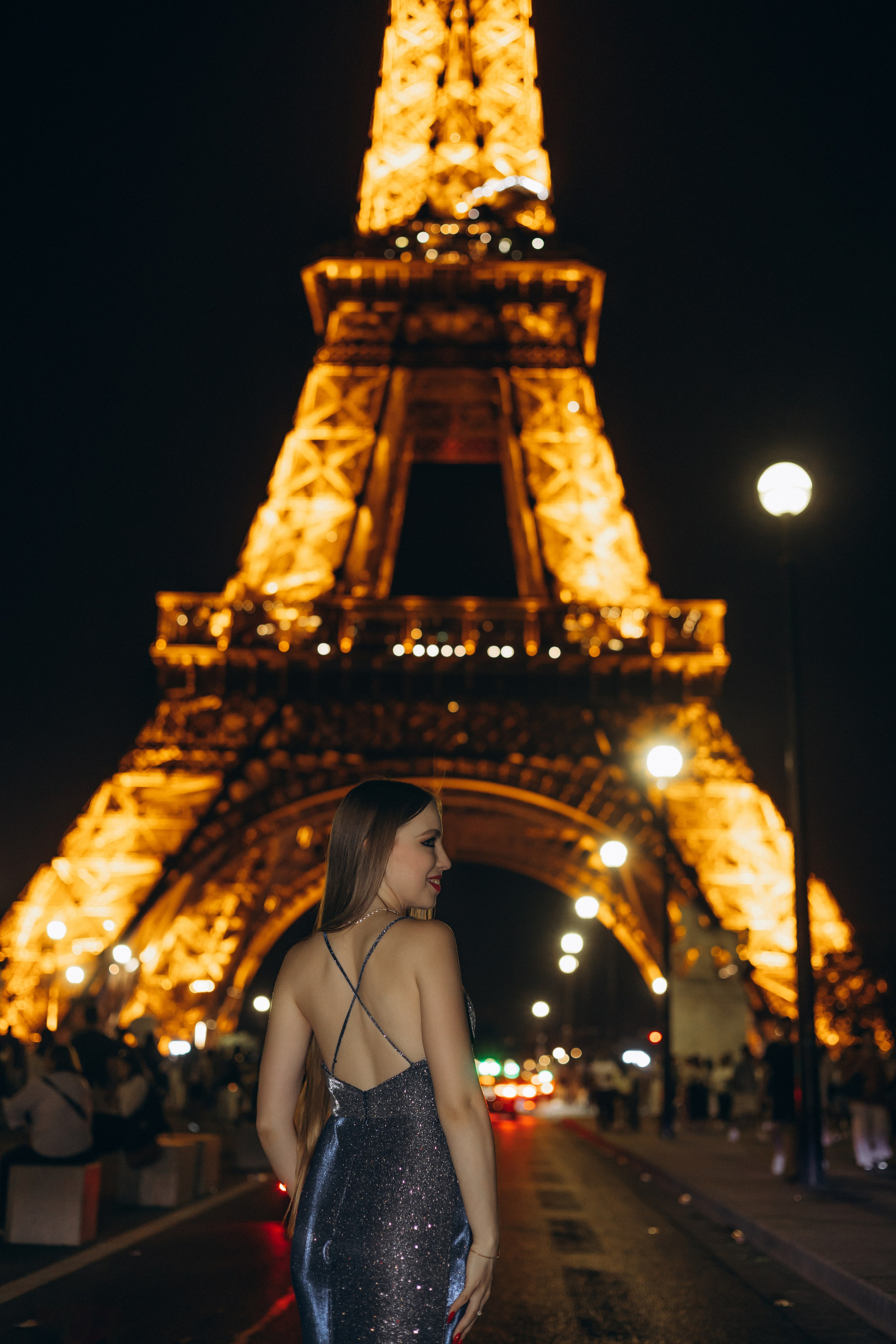 Night photoshoot Paris. Photographer in Paris