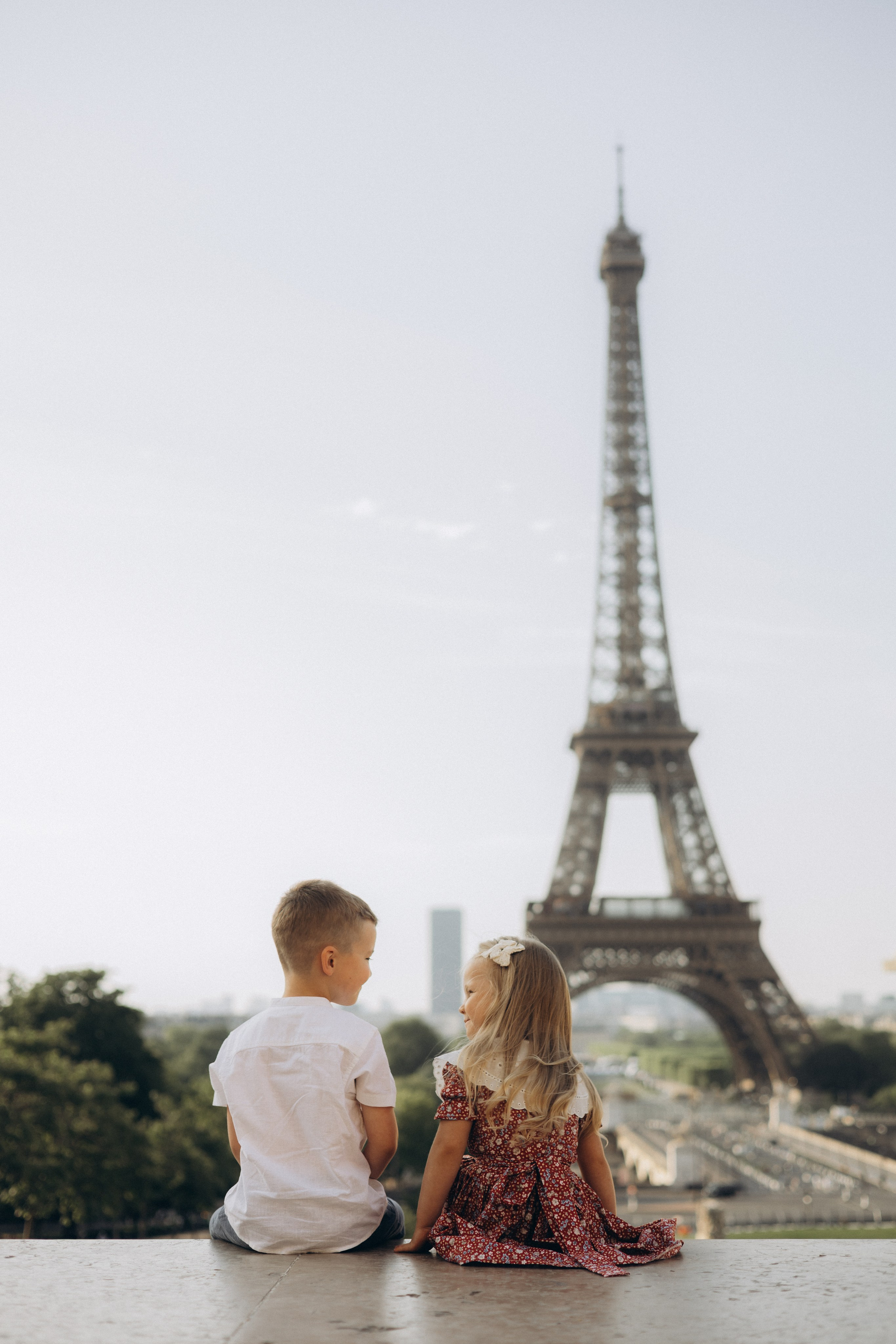Eiffel Tower photographer. Photographer in Paris