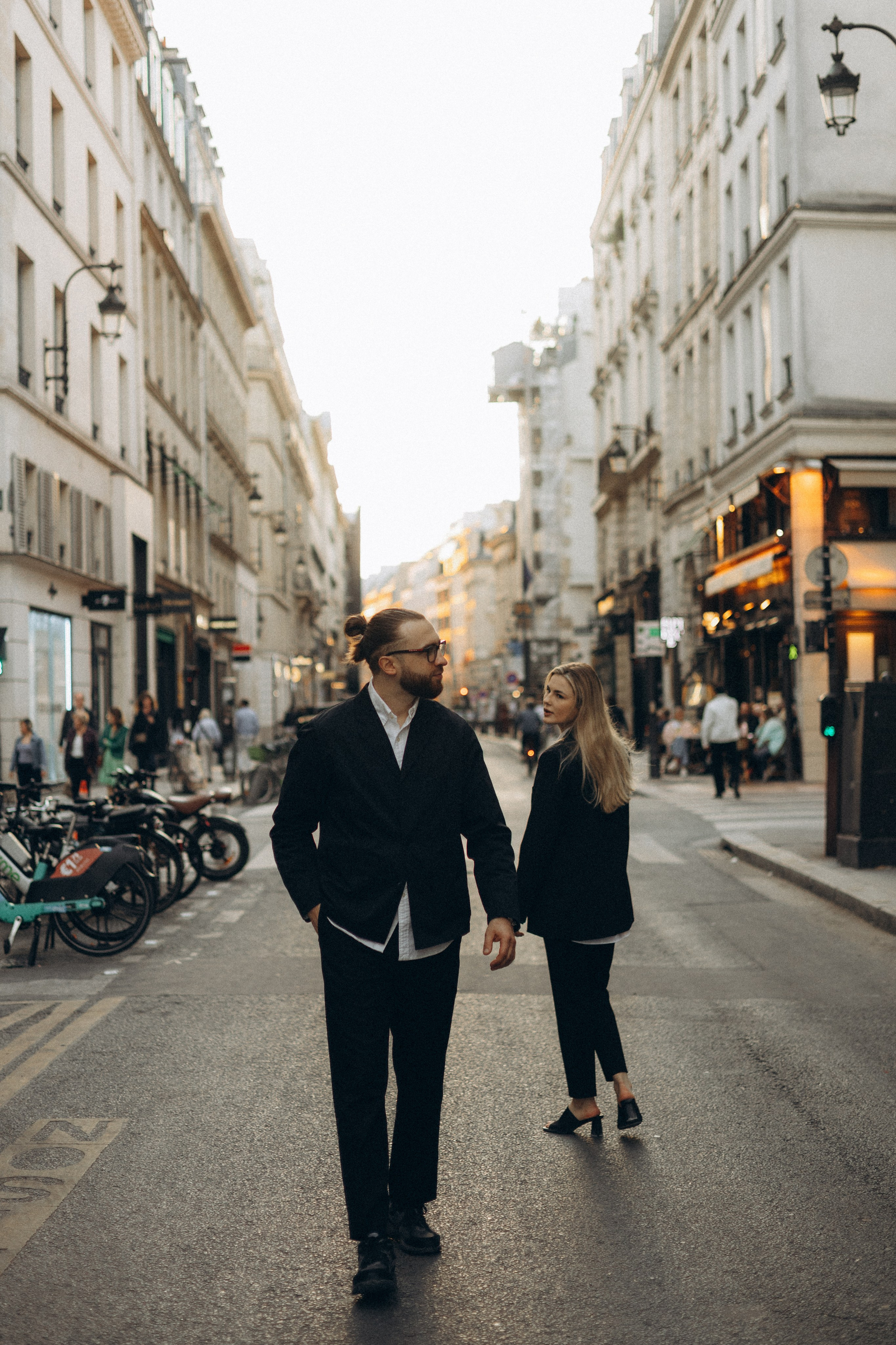 Cinematic couple photographer. Photographer in Paris