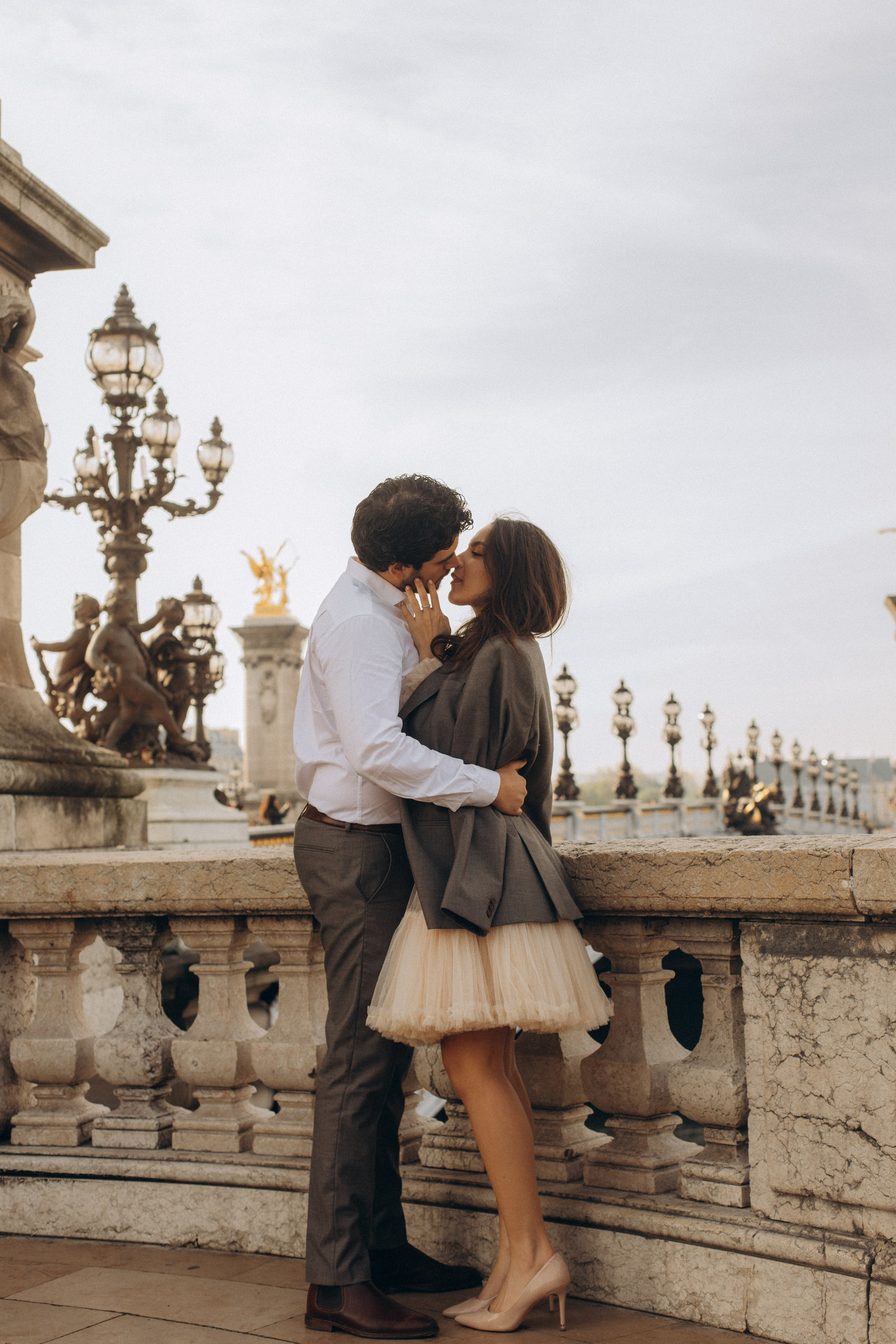 Paris Couple Photoshoot. Photographer in Paris